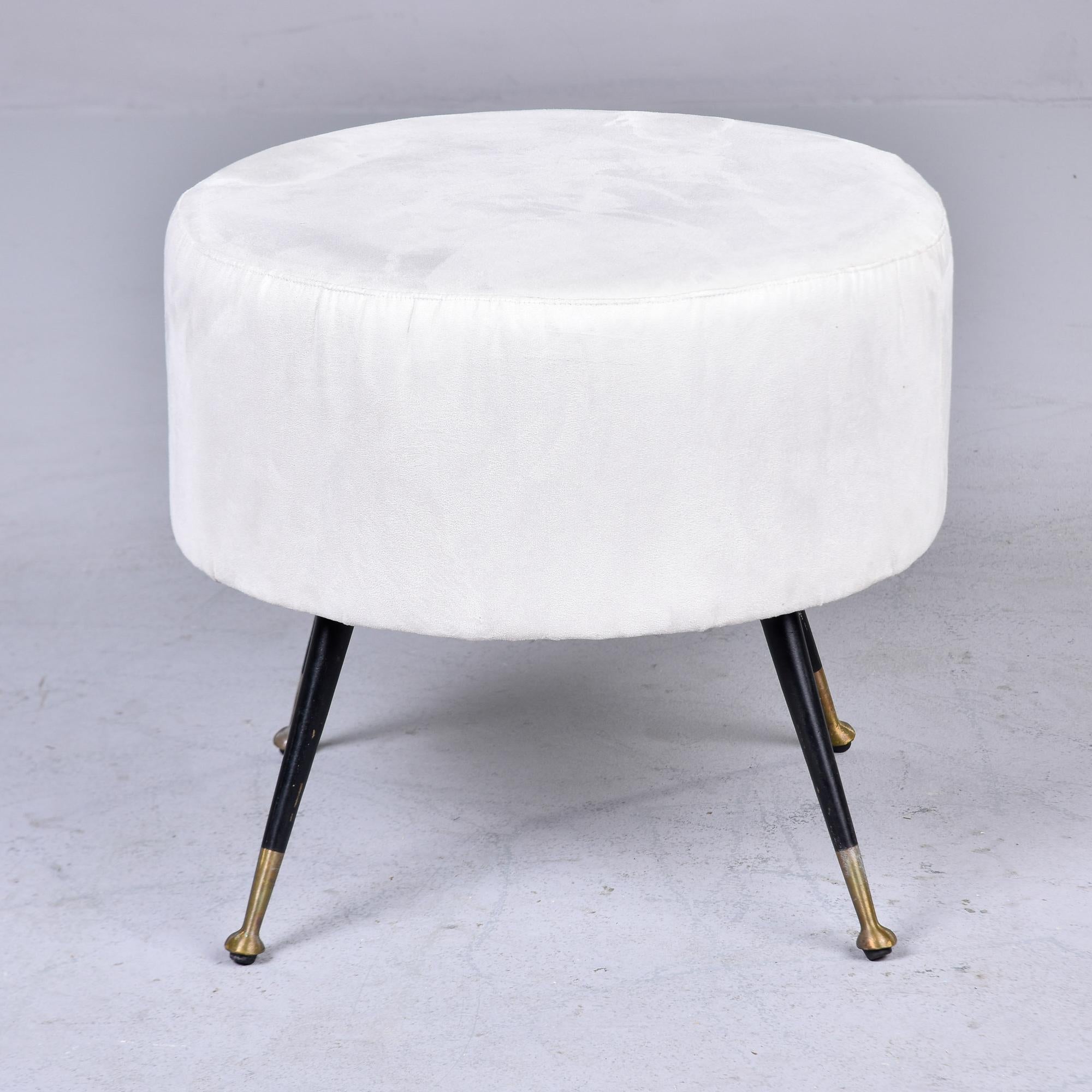 Italian Mid Century White Round Stool with Brass Tipped Legs In Good Condition For Sale In Troy, MI