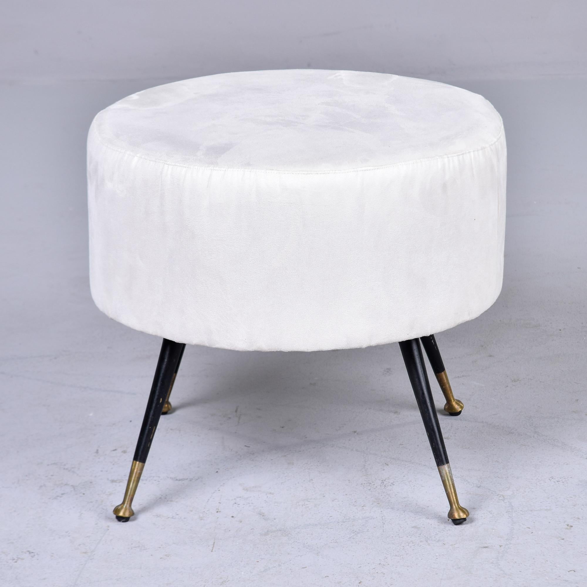 Italian Mid Century White Round Stool with Brass Tipped Legs For Sale 3