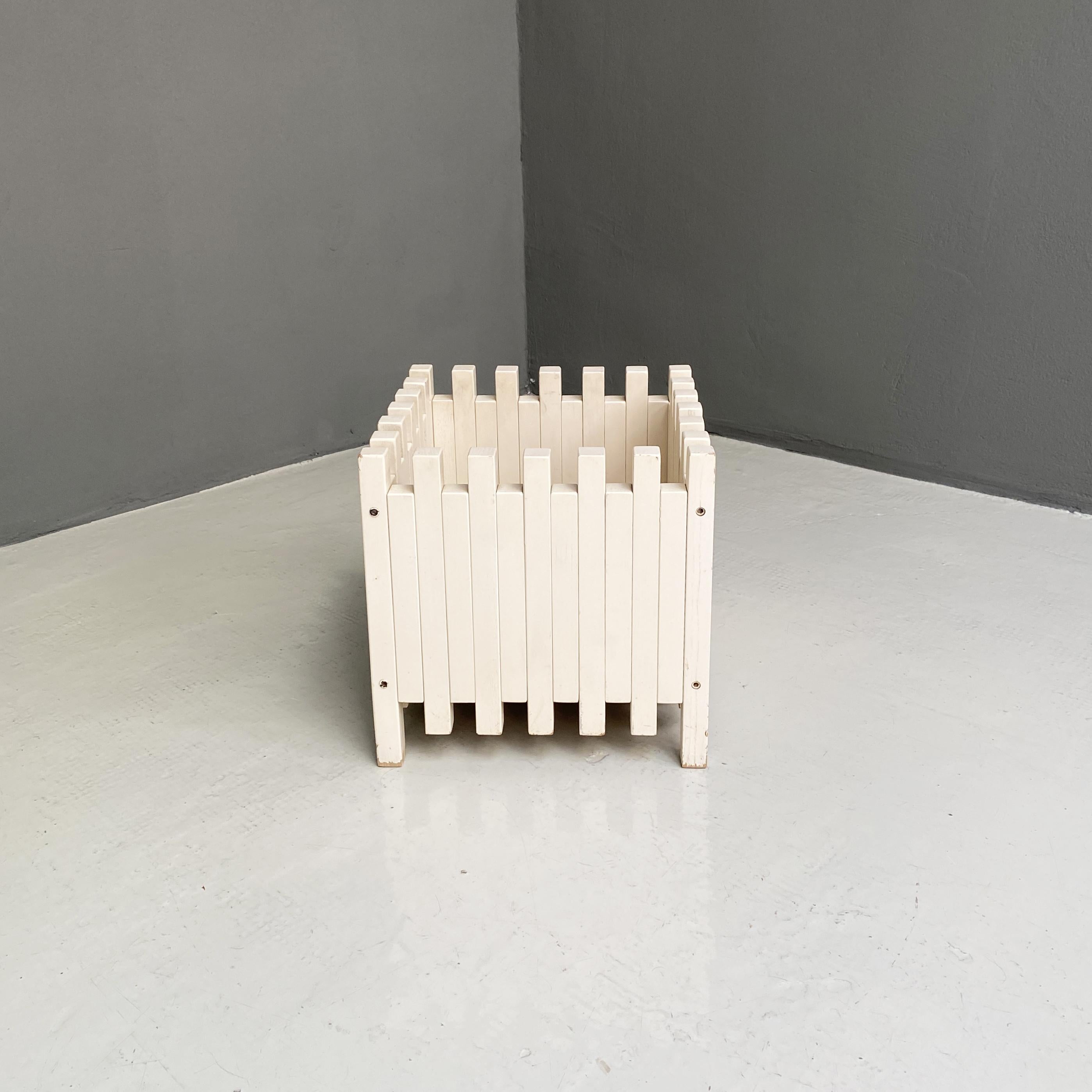 Italian Mid-Century White Wooden Planter by Ettore Sottsass for Poltronova, 1961 In Good Condition In MIlano, IT