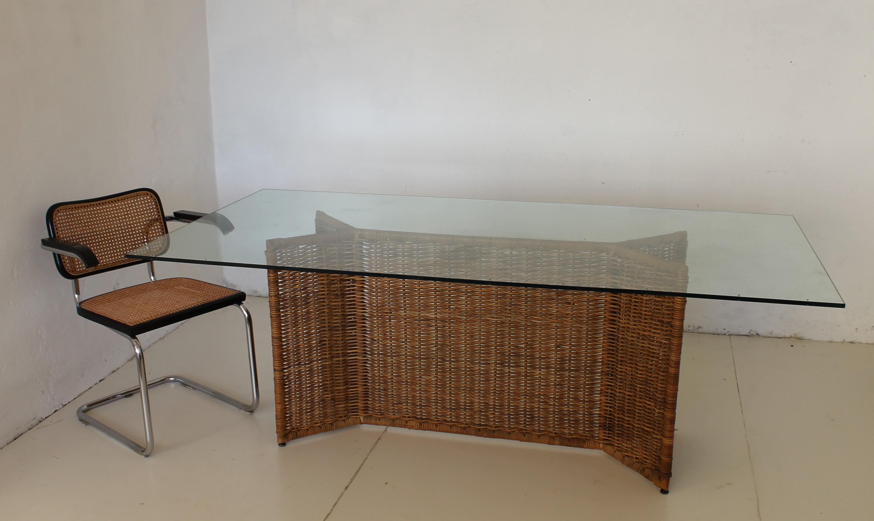 Mid-Century Modern Italian Mid-Century outdoor Wicker and Tempered Glass Table, circa 1965 For Sale