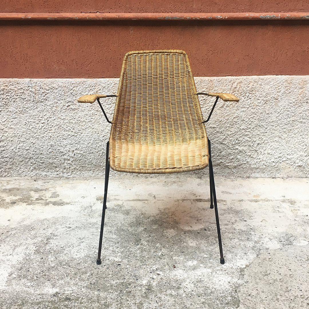 Italian midcentury wicker chair with armrest by Campo e Graffi, 1950s
Chairs with woven wicker seat and a thin chromed structure, in enameled metal.
Excellent condition, restored
Measures: 45 x 45 x 78 H cm.