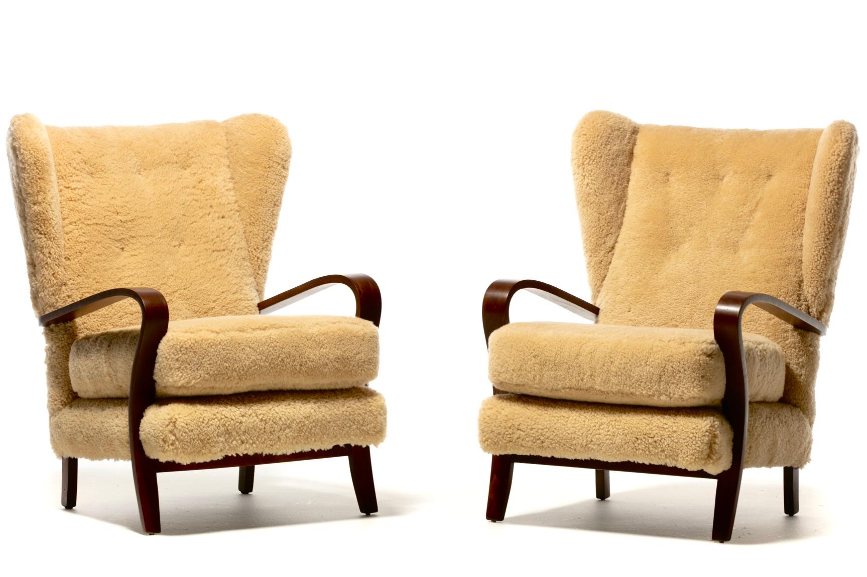 Italian Mid Century Wingback Chairs in Hand Sewn Champagne Shearling c. 1960 For Sale 4