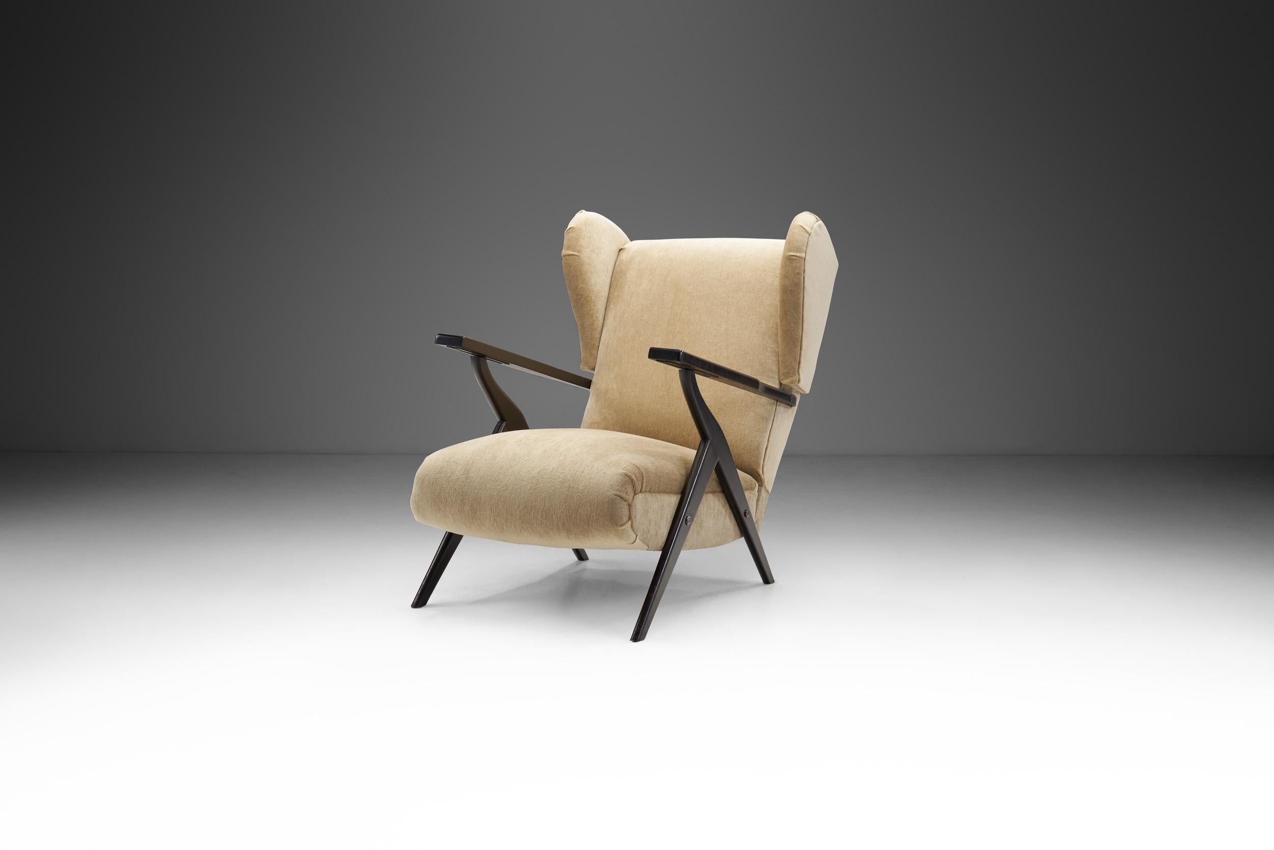 The 1950s saw brilliant Italian designers working to create furniture of the highest quality that explored truly modern shapes and innovative techniques. Designers experimented with new materials and construction methods but, crucially, they kept