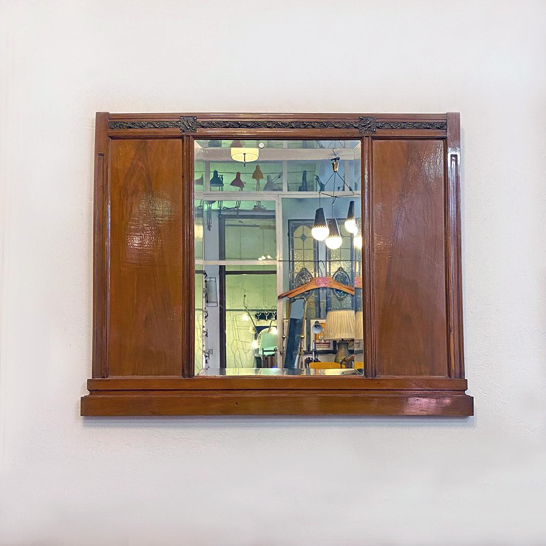 Milieu du XXe siècle Miroir commode italien du milieu du siècle dernier en bois et détails en laiton, années 1950 en vente