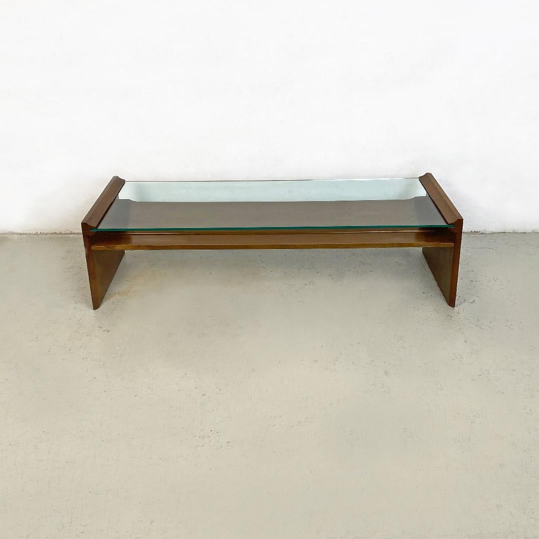 Italian Mid Century Acca Coffee Table in wood by K.Takahama for Gavina, 1960s  In Good Condition For Sale In MIlano, IT