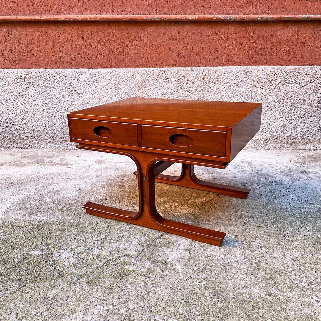 Italian Mid Century Wood Bedside or Coffee Tables, G. Frattini for Bernini, 1957 4