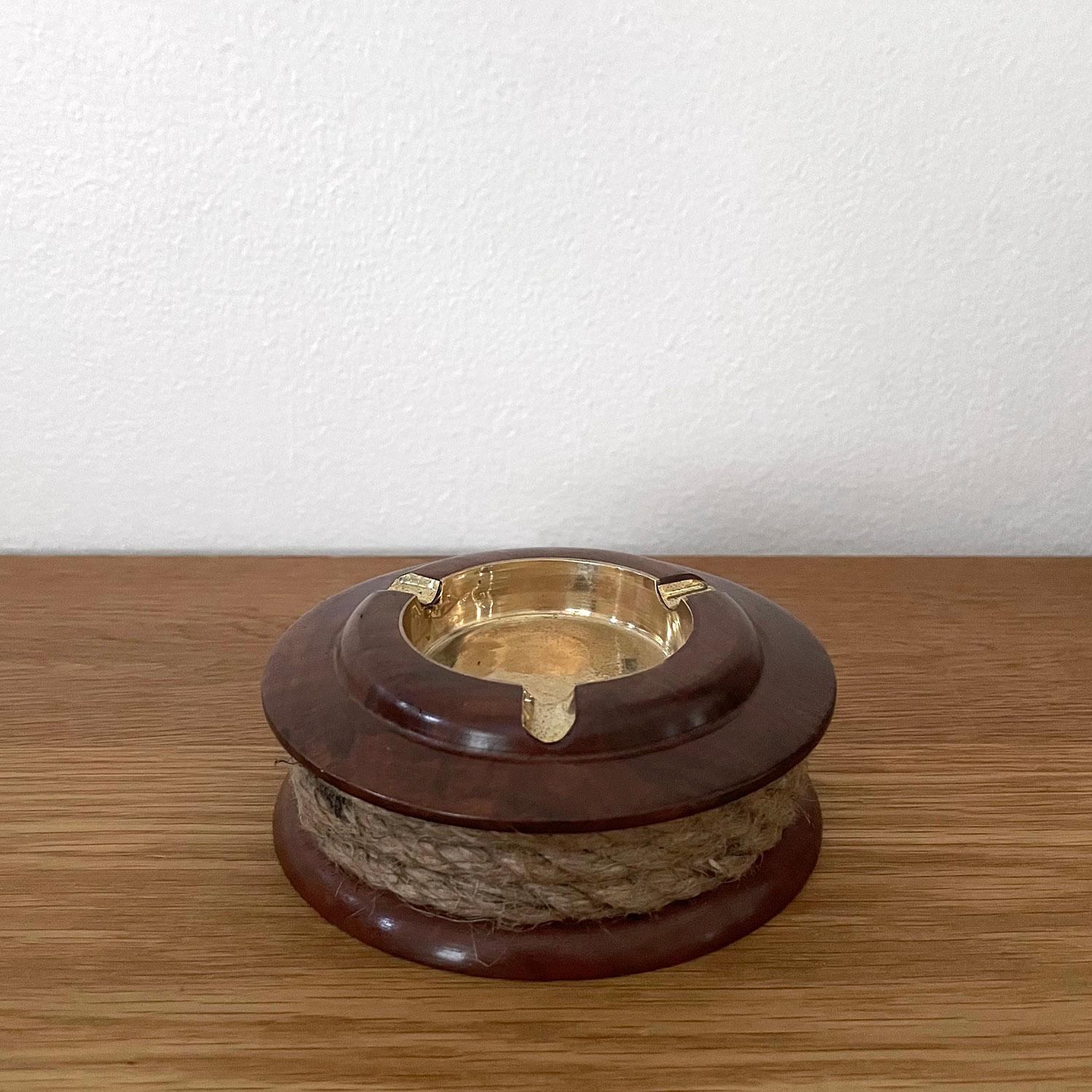 Italian Mid Century Wood & Brass Ashtray with Rope Banding  In Good Condition For Sale In Los Angeles, CA