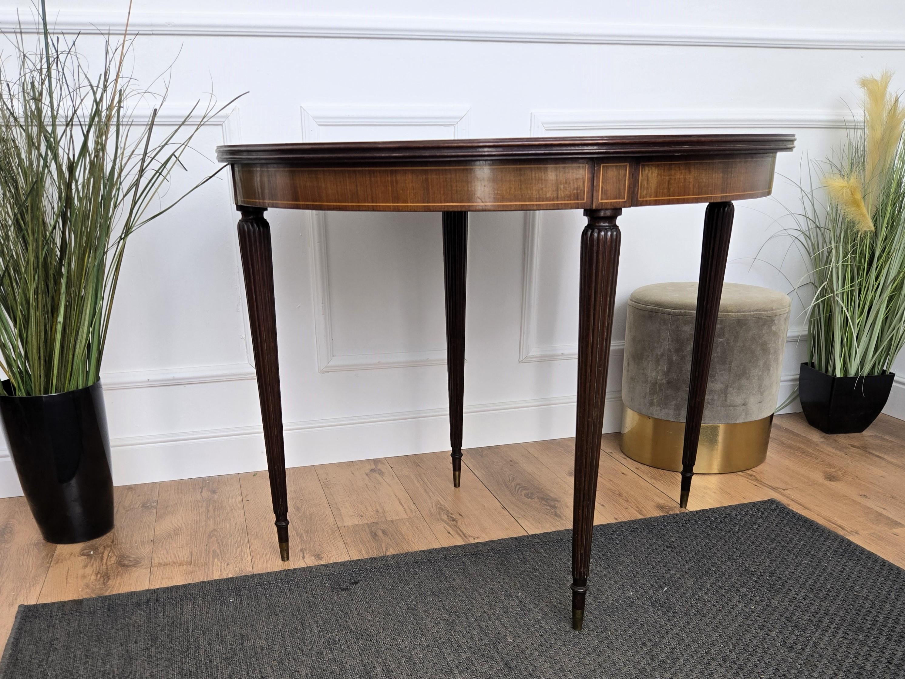 Consola de madera italiana de mediados de siglo Demi-lune plegable Mesa de juego de comedor en venta 4