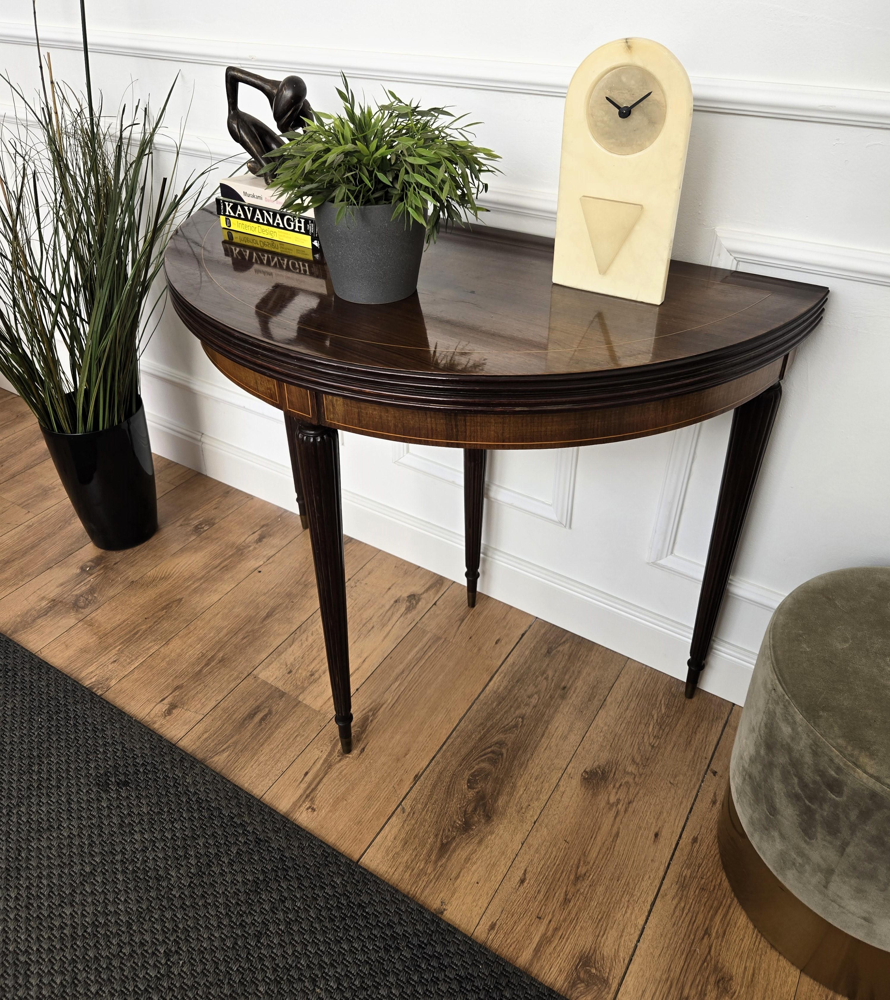 Consola de madera italiana de mediados de siglo Demi-lune plegable Mesa de juego de comedor Italiano en venta