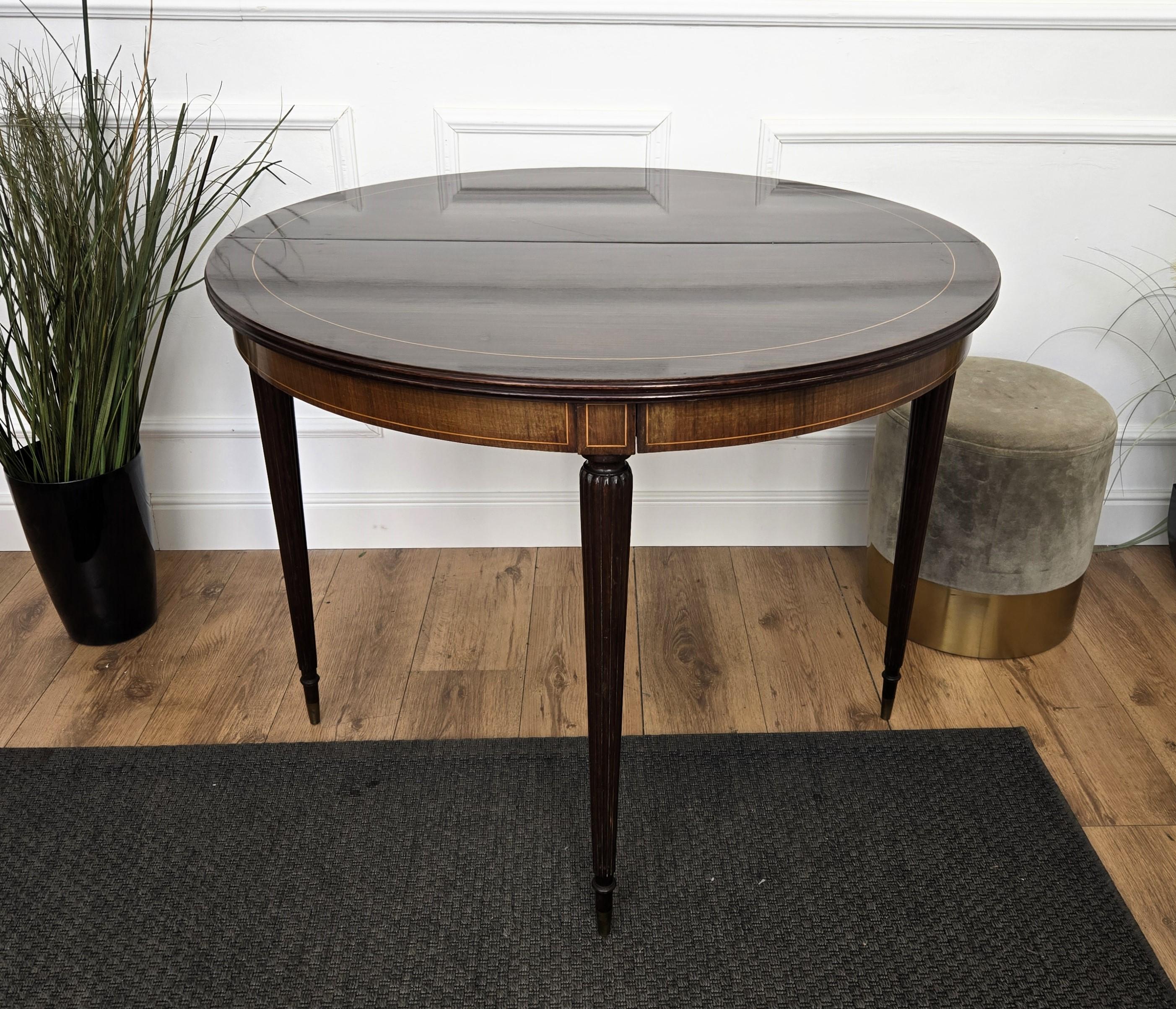 Consola de madera italiana de mediados de siglo Demi-lune plegable Mesa de juego de comedor Madera en venta