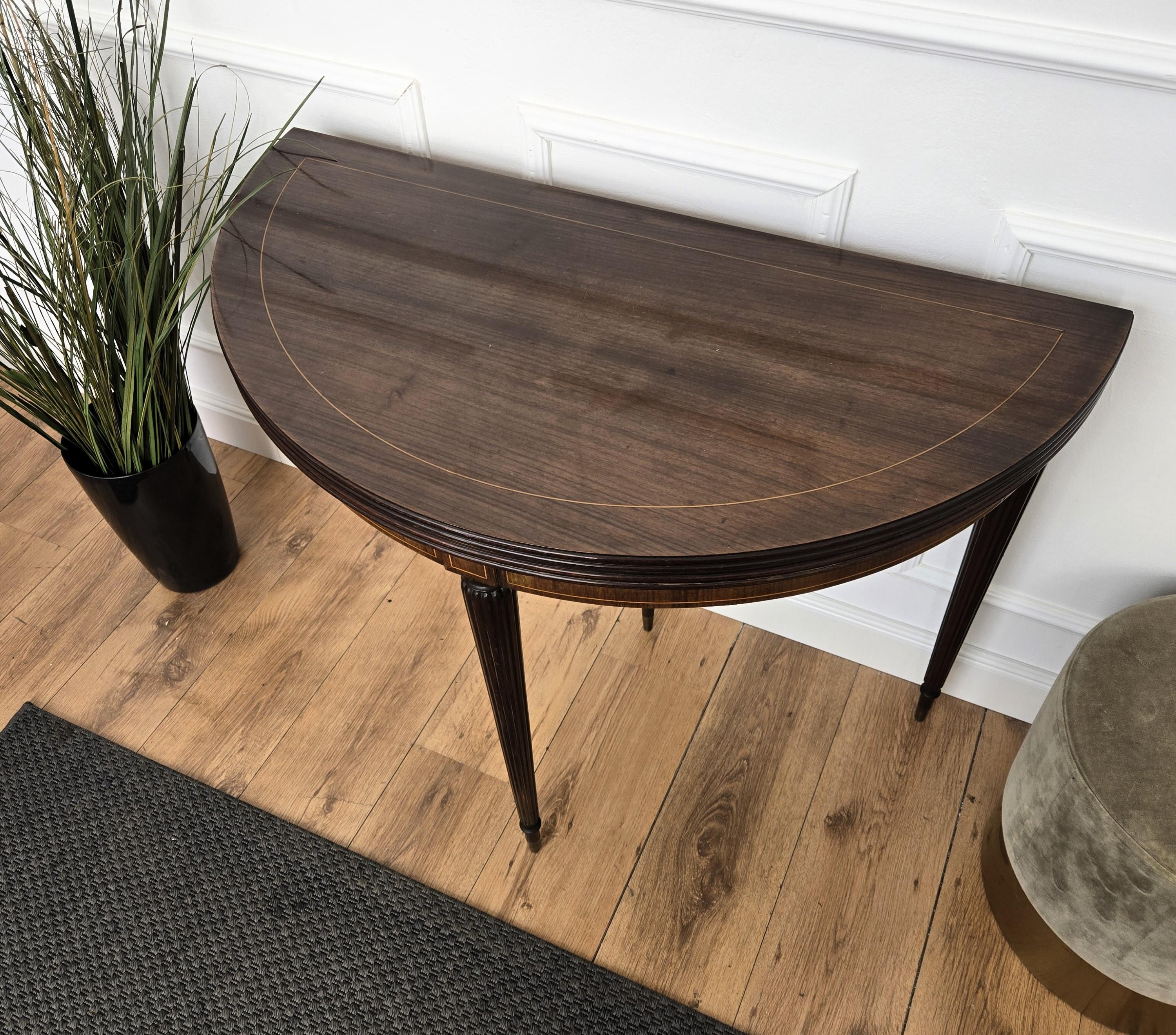 Consola de madera italiana de mediados de siglo Demi-lune plegable Mesa de juego de comedor en venta 1
