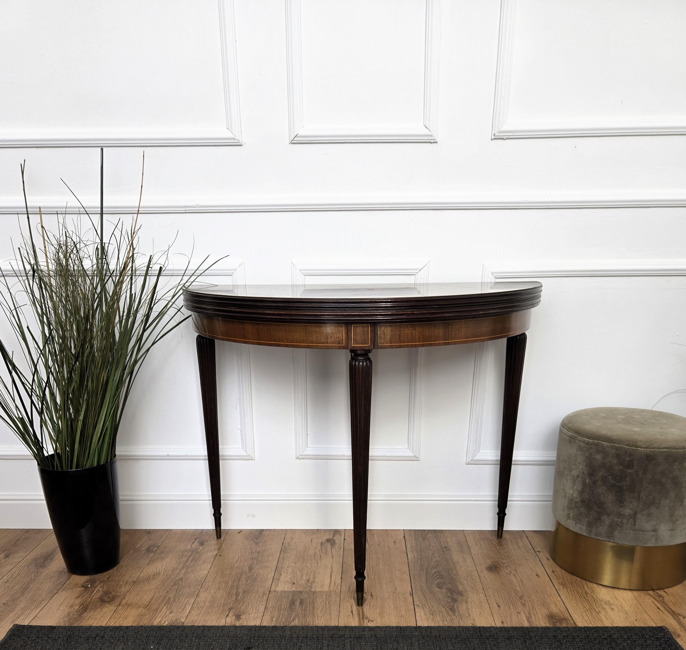 Consola de madera italiana de mediados de siglo Demi-lune plegable Mesa de juego de comedor en venta 2