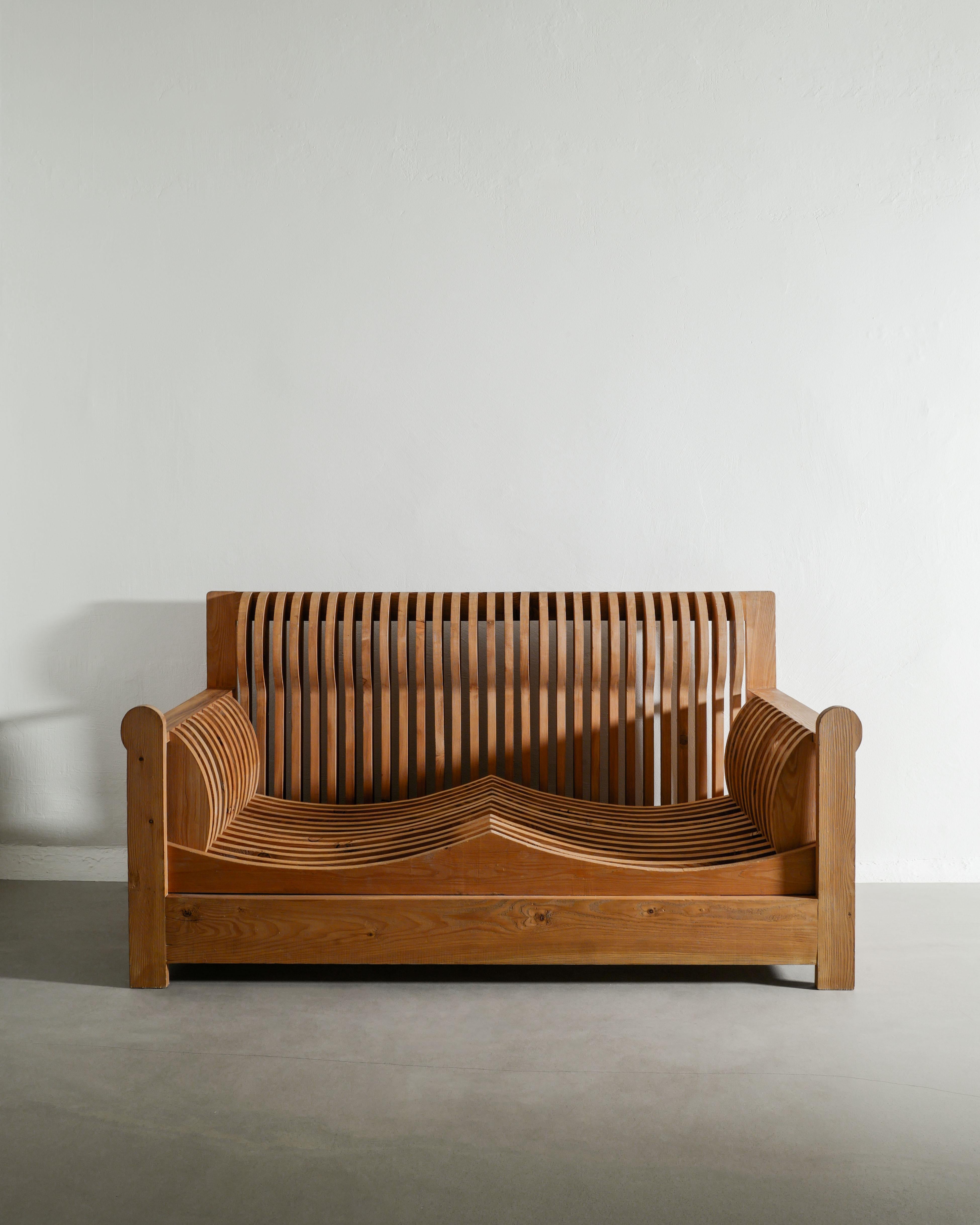 Canapé en bois de pin italien du milieu du siècle par Mario Ceroli pour Poltronova, 1970 en vente 2