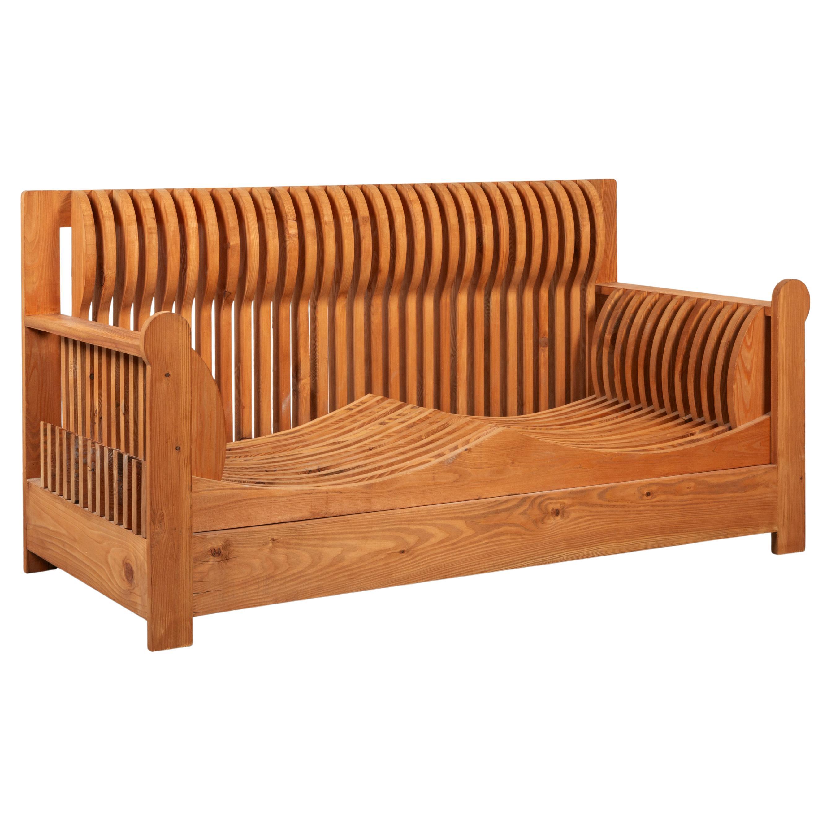 Canapé en bois de pin italien du milieu du siècle par Mario Ceroli pour Poltronova, 1970 en vente