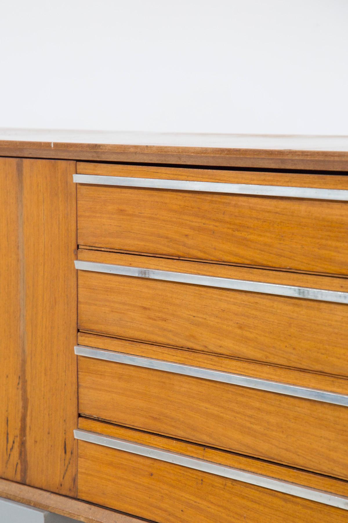 Italian Mid-Century Wooden Sideboard In Good Condition For Sale In Milano, IT
