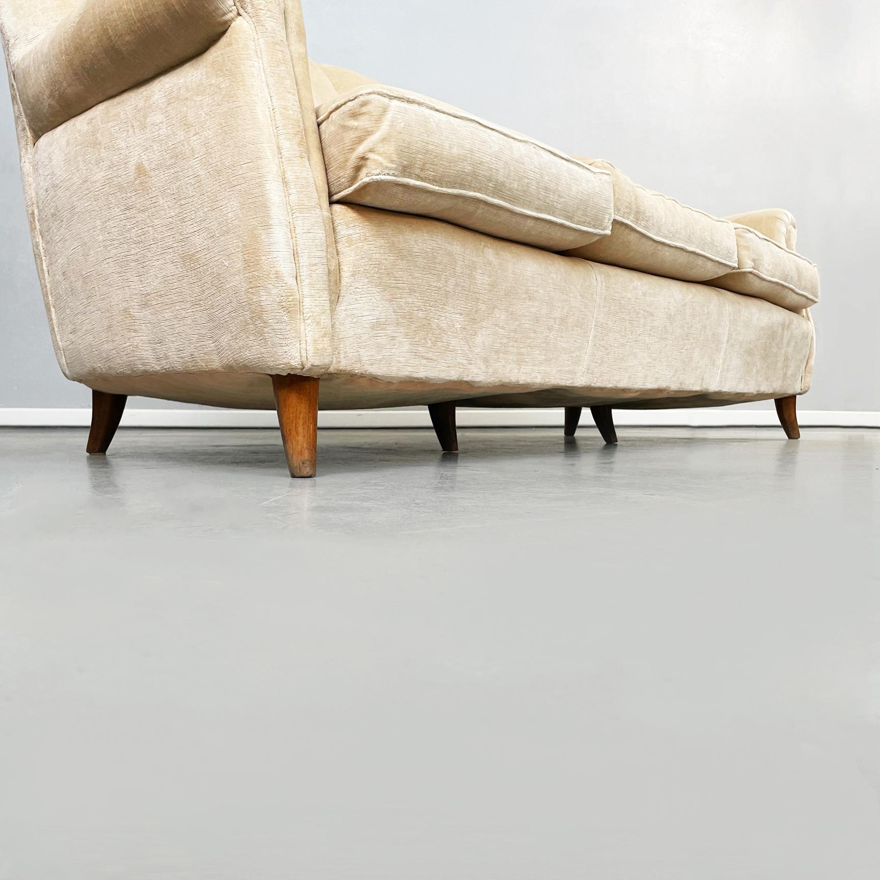 Italian Mid-Century Modern Wooden Sofa in Beige Fabric, 1960s For Sale 12