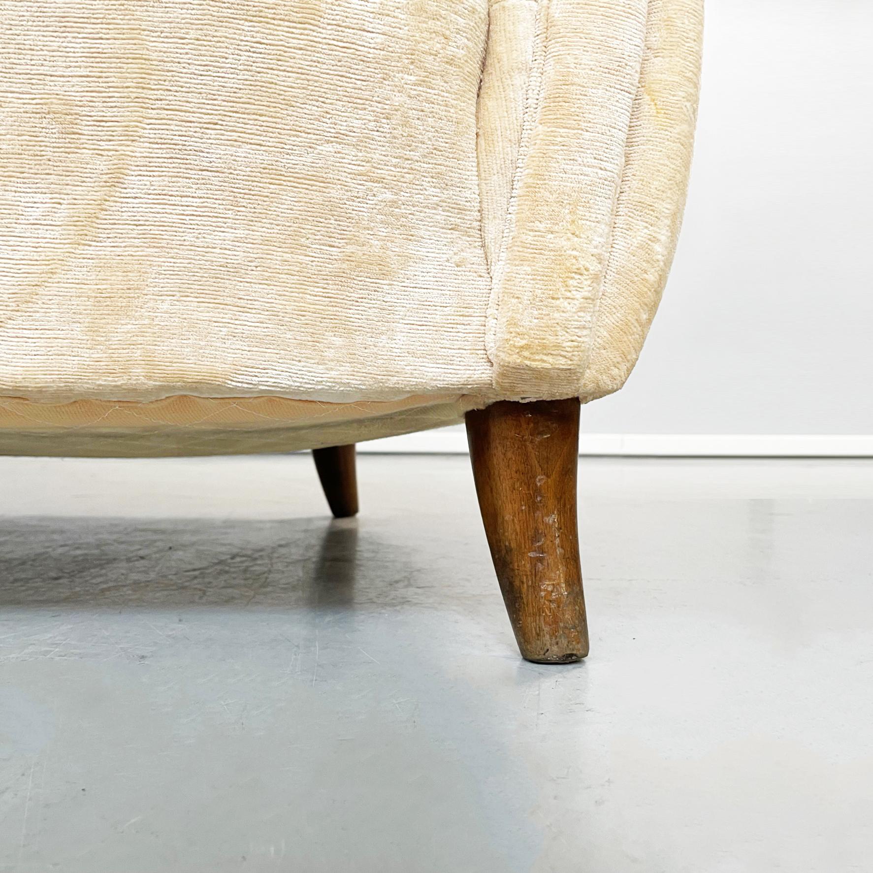 Italienisches Mid-Century Modern-Sofa aus Holz mit beigem Stoff, 1960er Jahre im Angebot 12