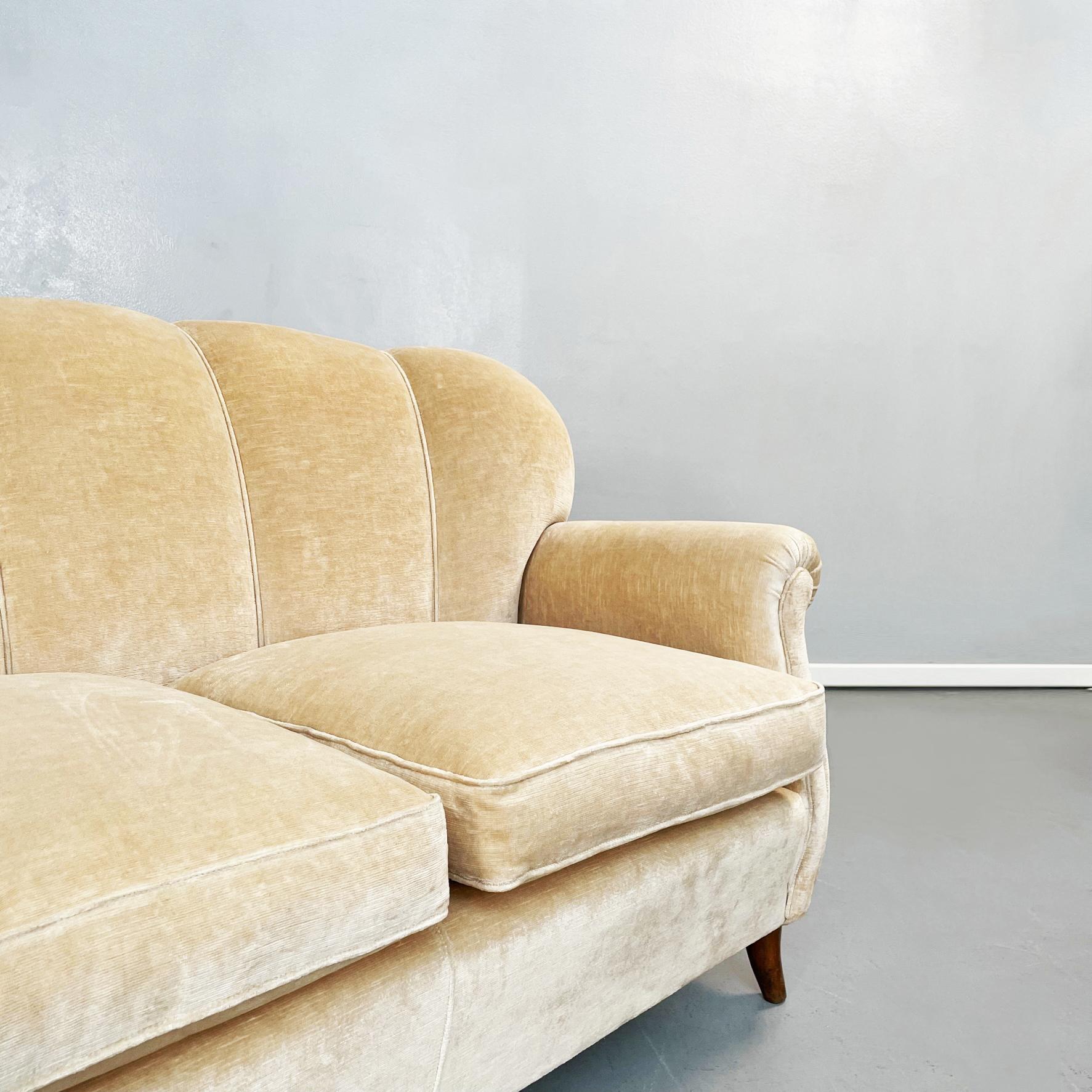 Italian Mid-Century Modern Wooden Sofa in Beige Fabric, 1960s For Sale 1