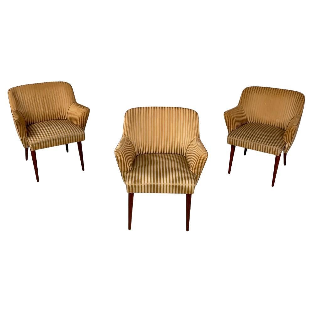 Sillones italianos de madera a rayas de mediados de siglo, años 50 en venta