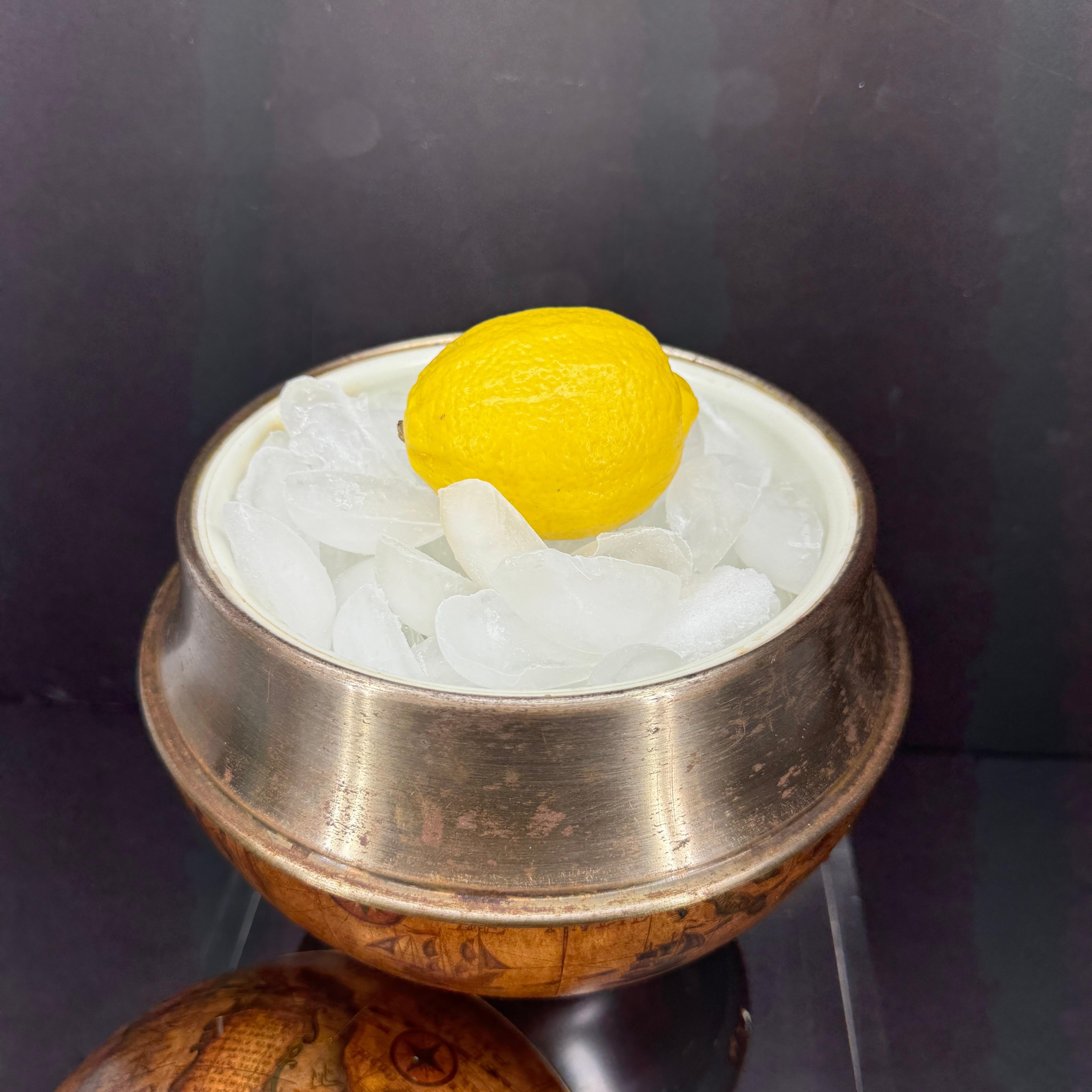 Cubitera Italiana Globo Mundial de Mitad de Siglo sobre Soporte de Madera en venta 7