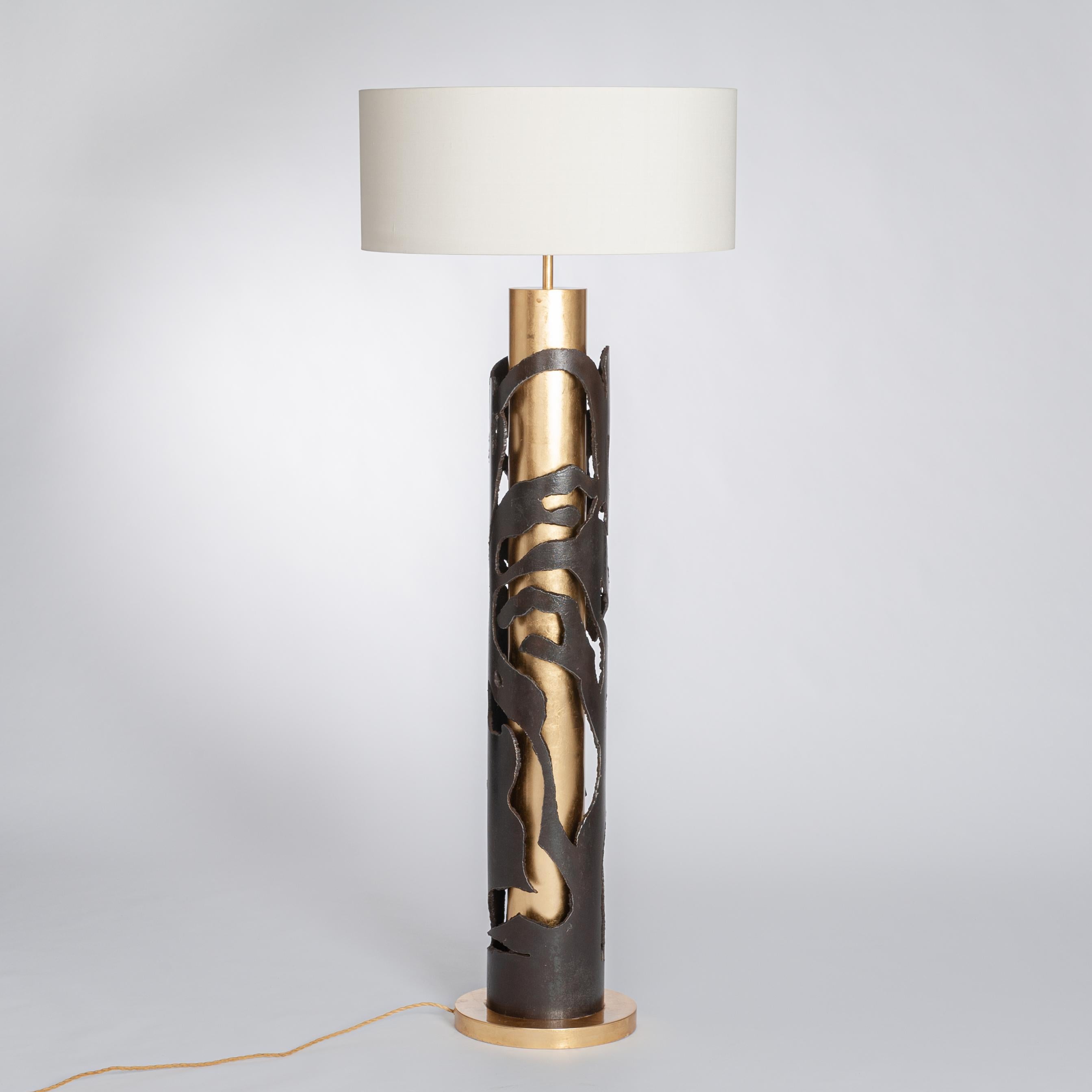 Mid-Century Modern Italian Mid-Century Iron Floor Lamp in Gold-Brown Off-White Silk Shade 1980s For Sale