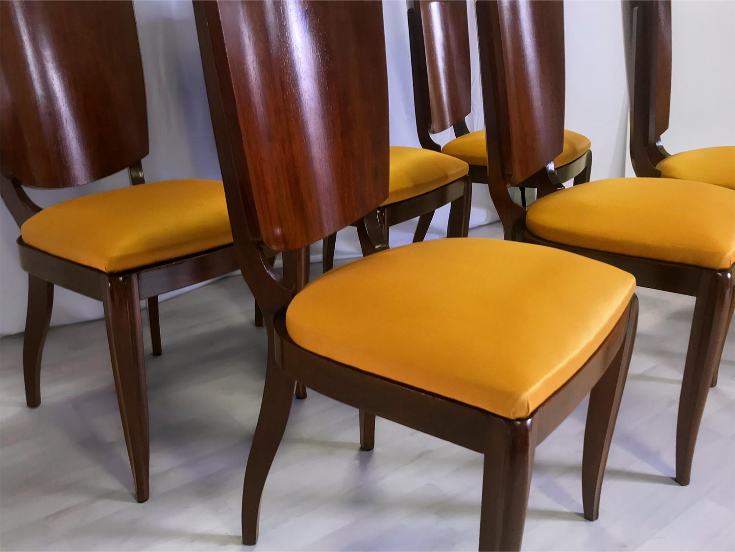 Italienische gelbe Esszimmerstühle aus der Mitte des Jahrhunderts von Vittorio Dassi, Sechser-Set, 1950er Jahre im Zustand „Gut“ im Angebot in Traversetolo, IT