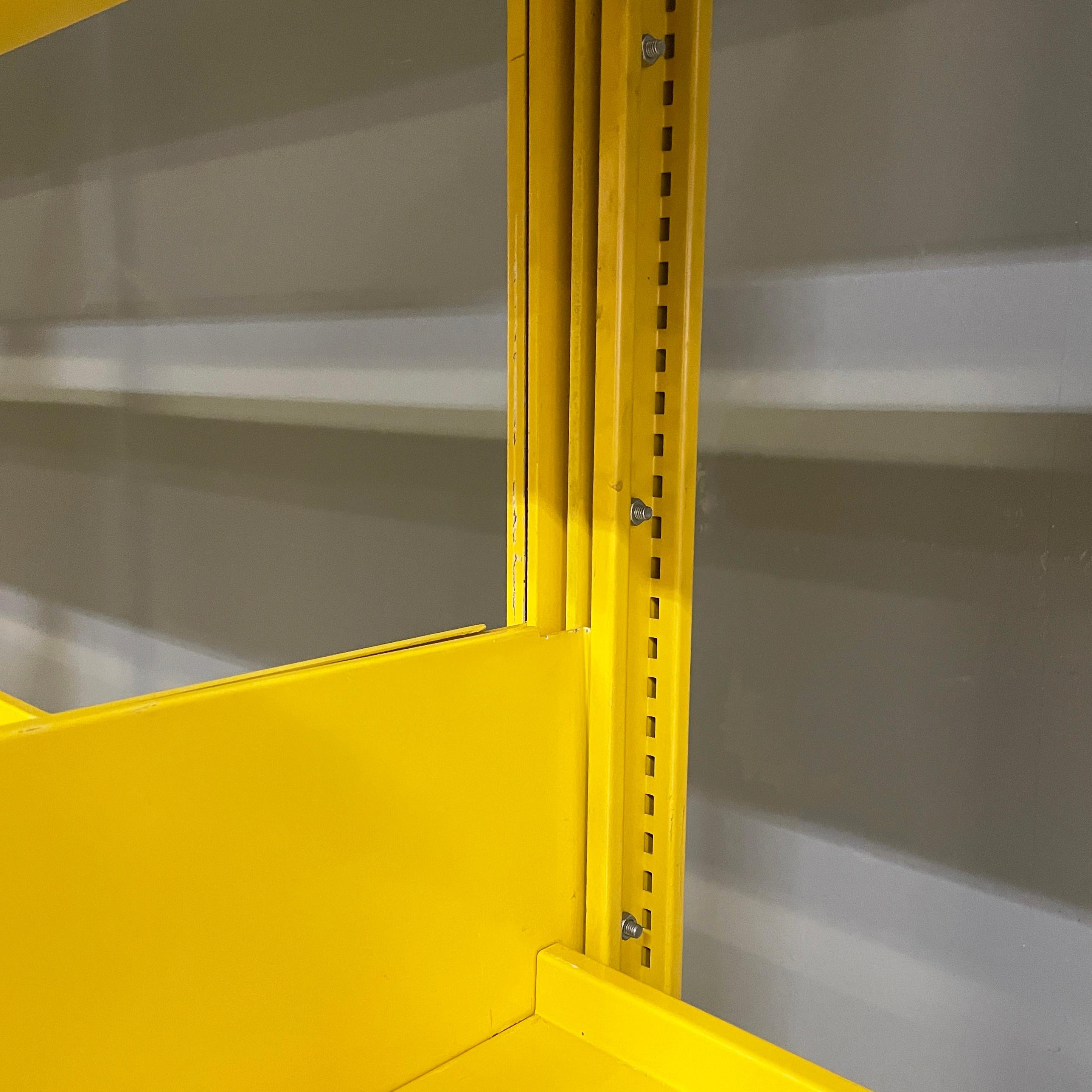 Italian mid-century Yellow metal modular bookcase Congresso by Lips Vago, 1960s For Sale 4