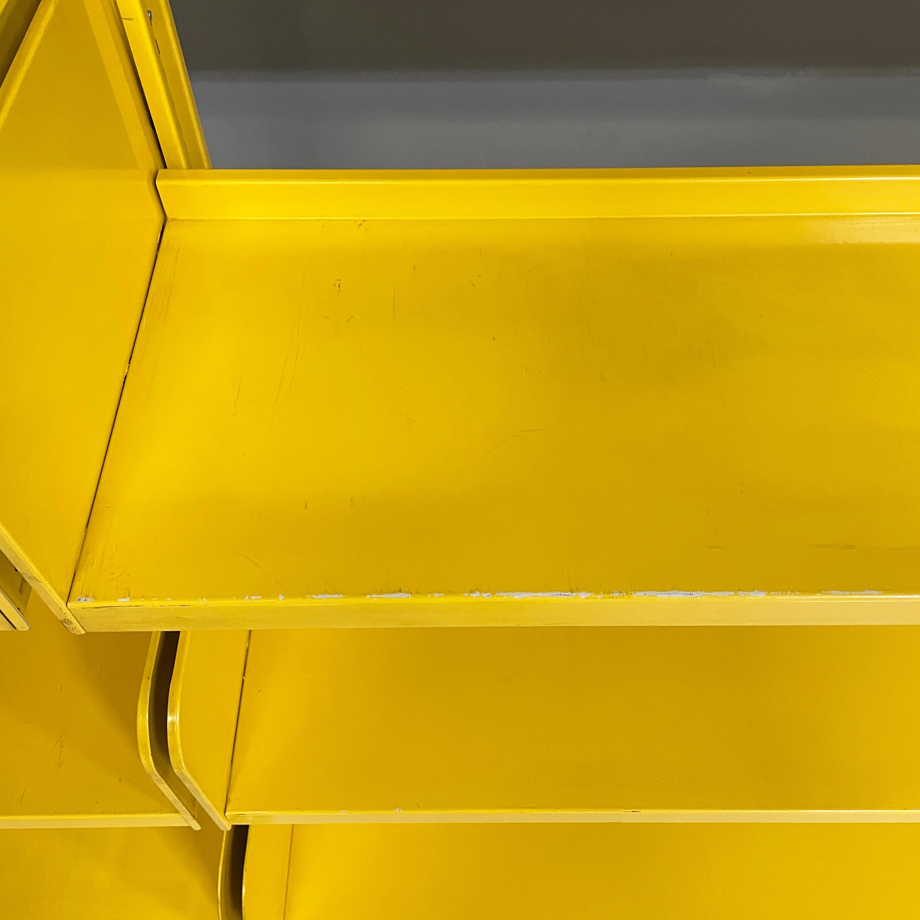 Italian mid-century Yellow metal modular bookcase Congresso by Lips Vago, 1960s For Sale 2