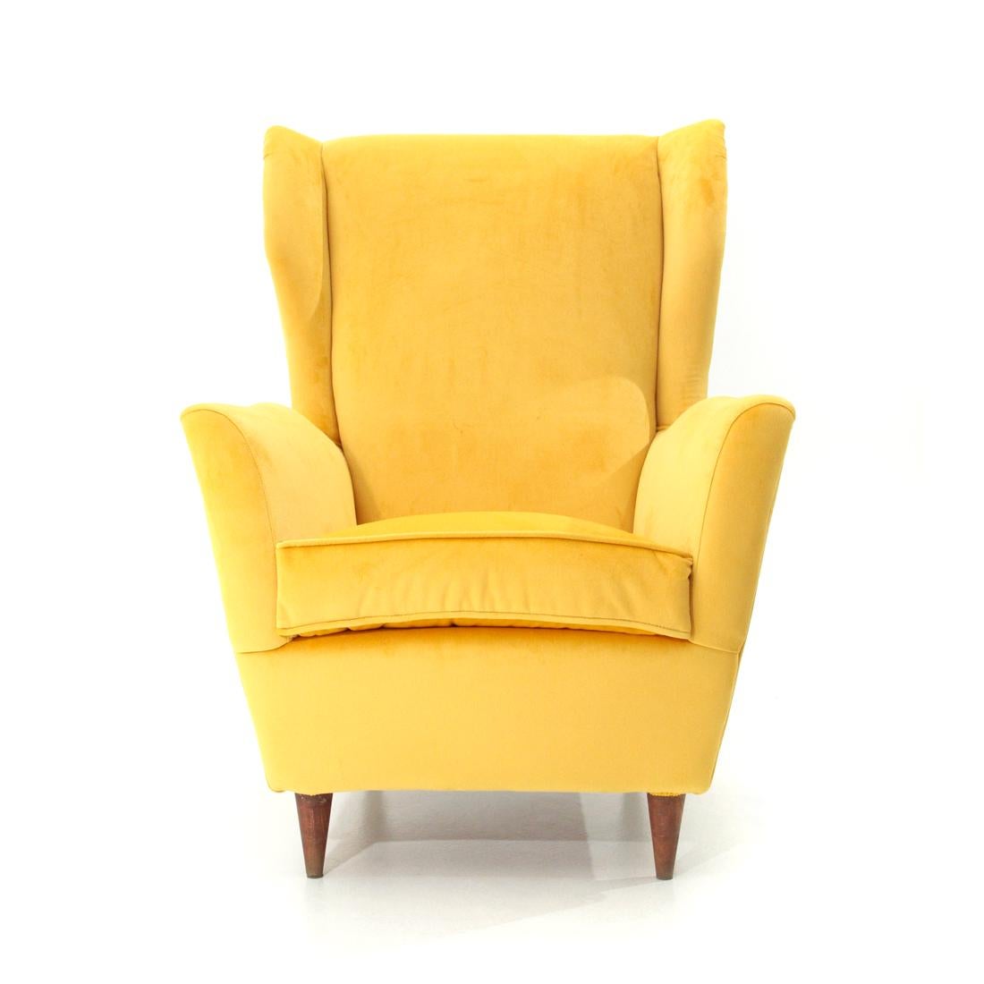 Italian Midcentury Yellow Velvet Armchair, 1950s In Good Condition In Savona, IT