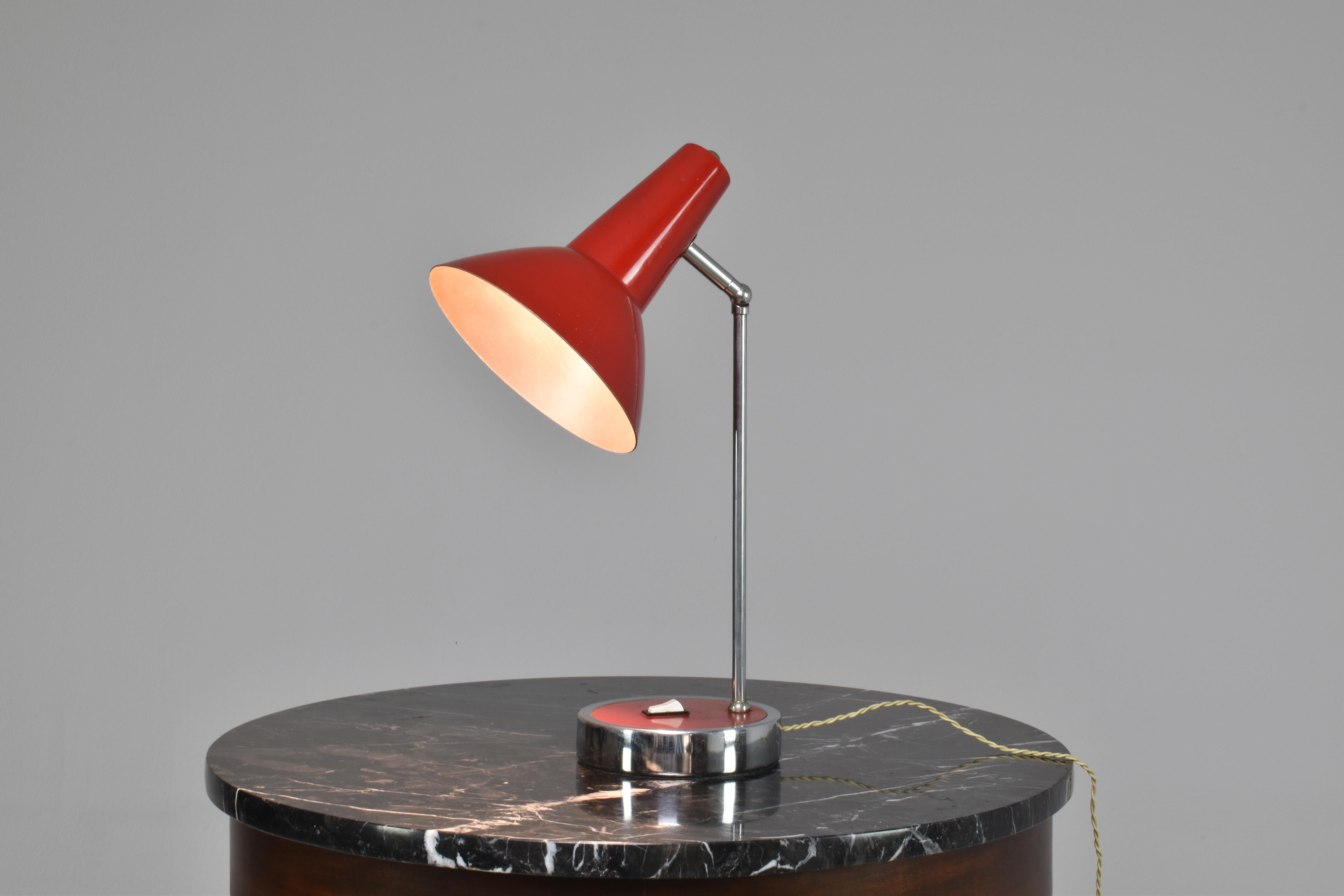 Italiano Lampada da scrivania italiana del Mid Century Modern, anni '60 in vendita
