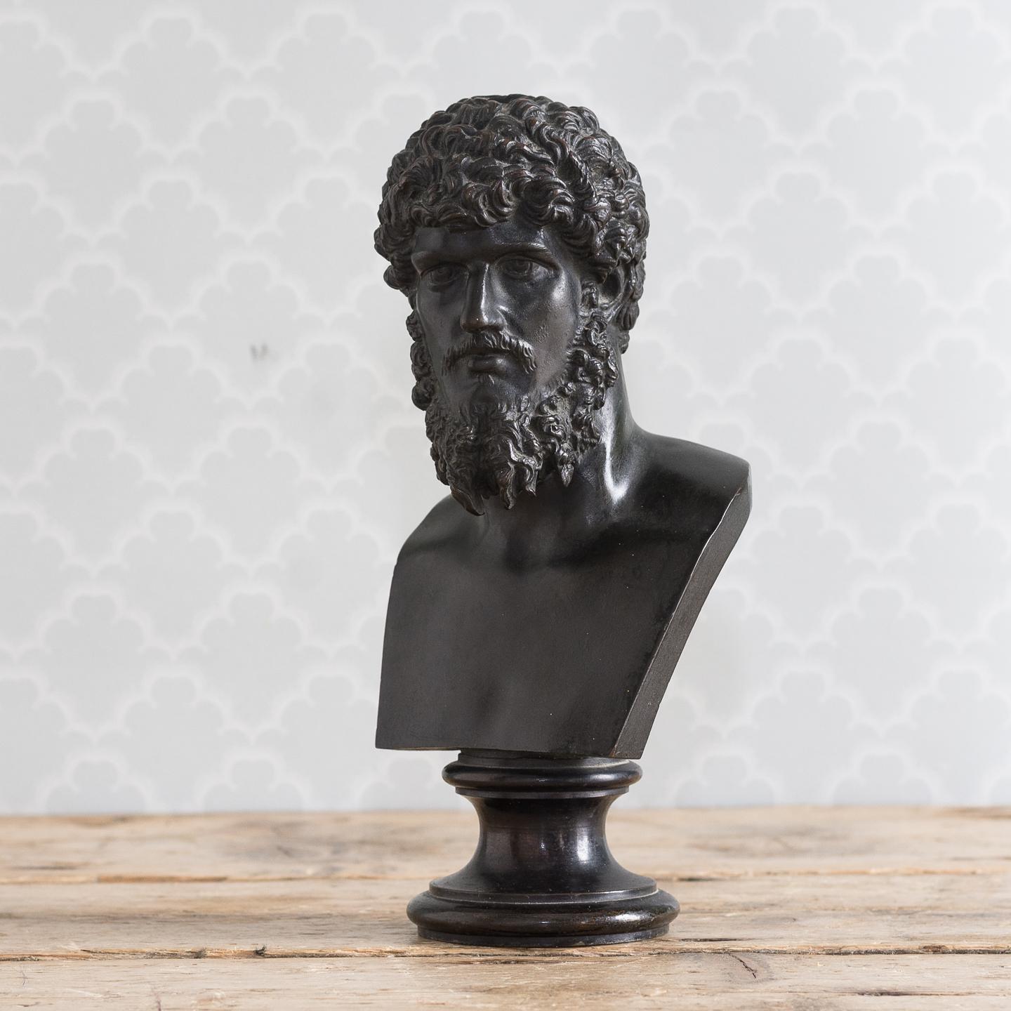 Milieu du XIXe siècle Buste de Lucius Verus en bronze italien du milieu du XIXe siècle en vente