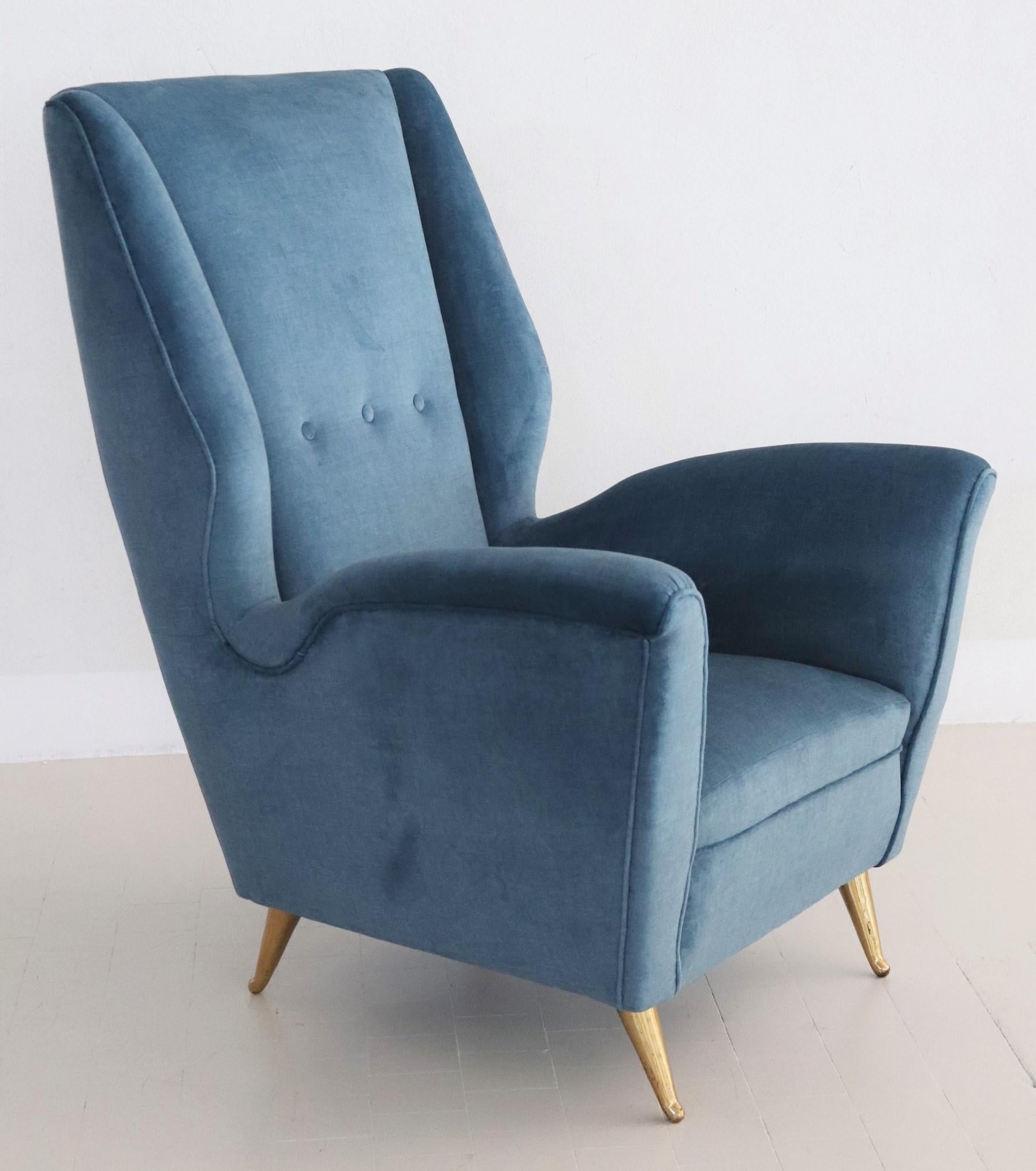 Italian Midcentury Armchair in Blue Velvet and Brass Feet by ISA Bergamo, 1950s 8