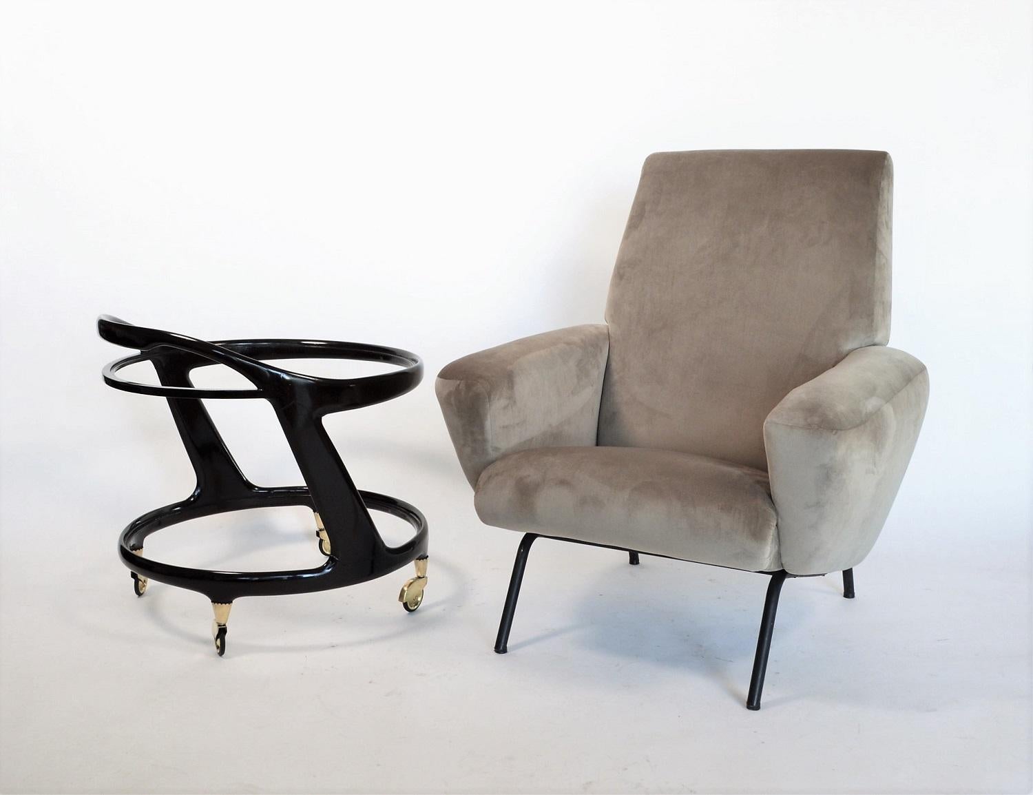 Italian Midcentury Armchair Re-upholstered in Grey Soft Velvet, 1950s 11