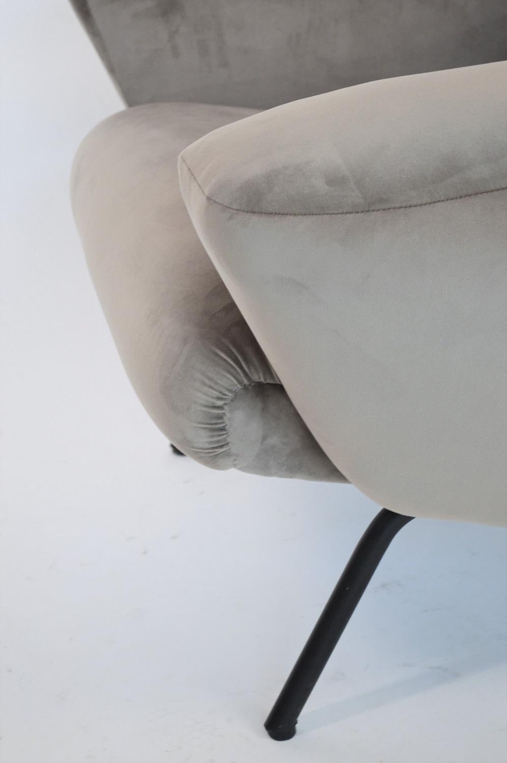 Italian Midcentury Armchair Re-upholstered in Grey Soft Velvet, 1950s 12