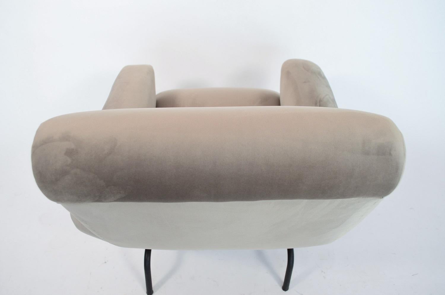 Italian Midcentury Armchair Re-upholstered in Grey Soft Velvet, 1950s 13
