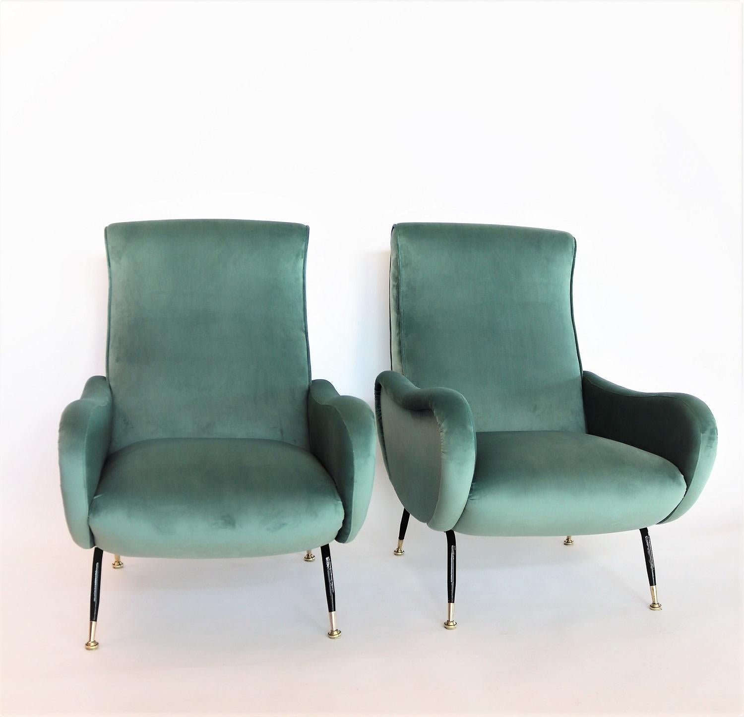 Italian Midcentury Armchairs in Mint Green Velvet and Brass, 1950s In Good Condition In Morazzone, Varese