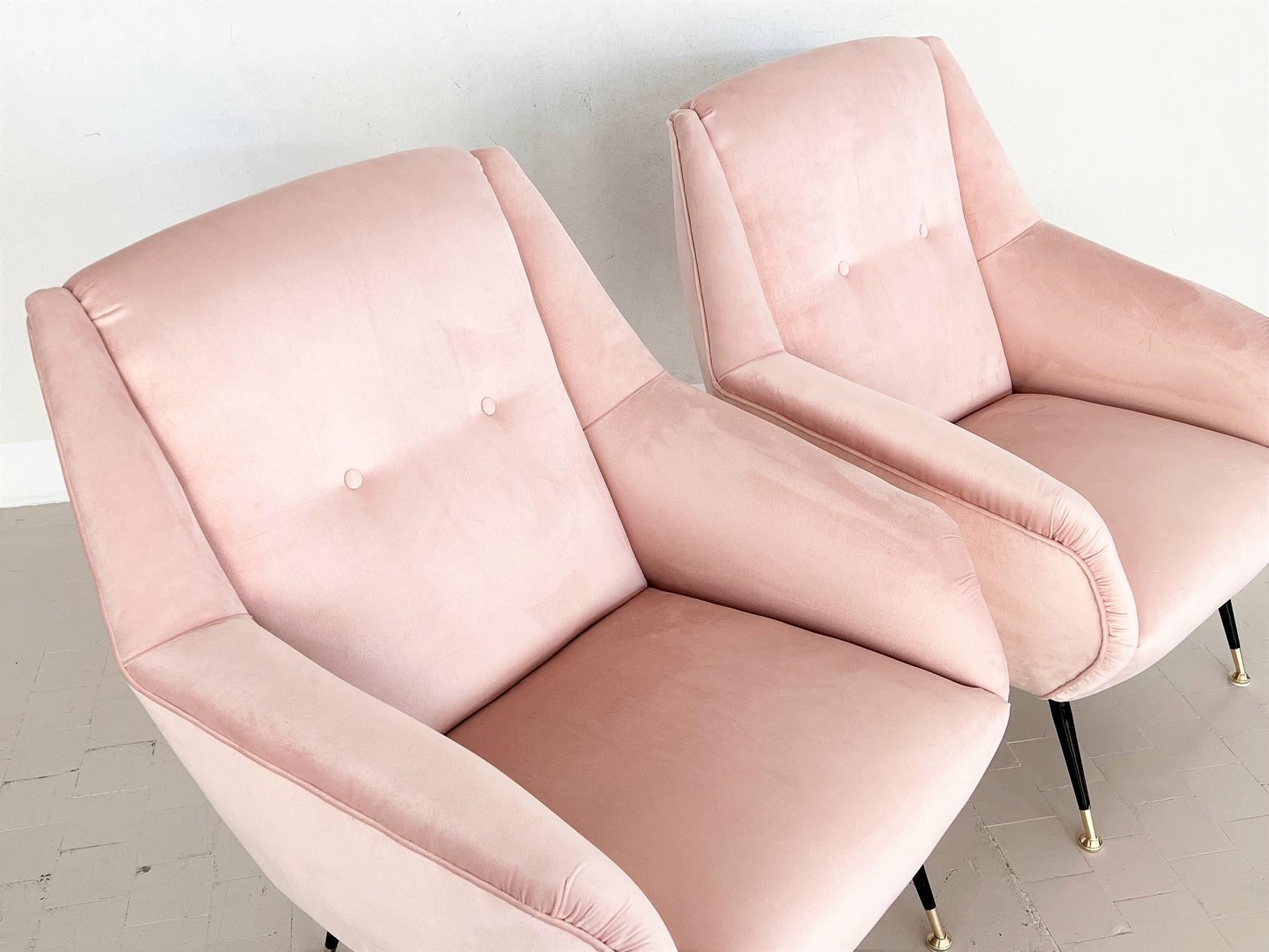Italian Midcentury Armchairs in Soft Pink Velvet and Brass Tips, 1950s For Sale 7
