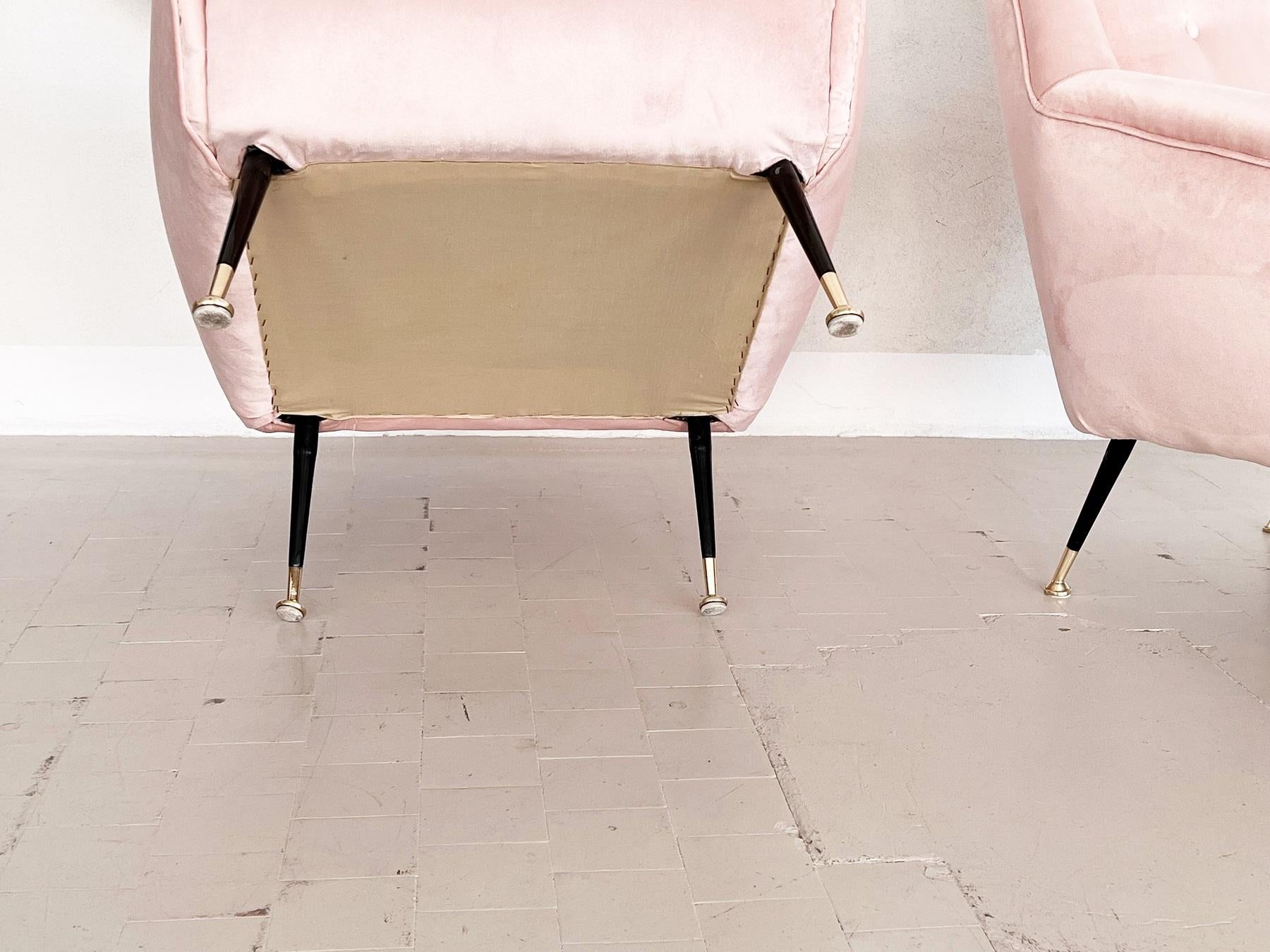 Italian Midcentury Armchairs in Soft Pink Velvet and Brass Tips, 1950s For Sale 13