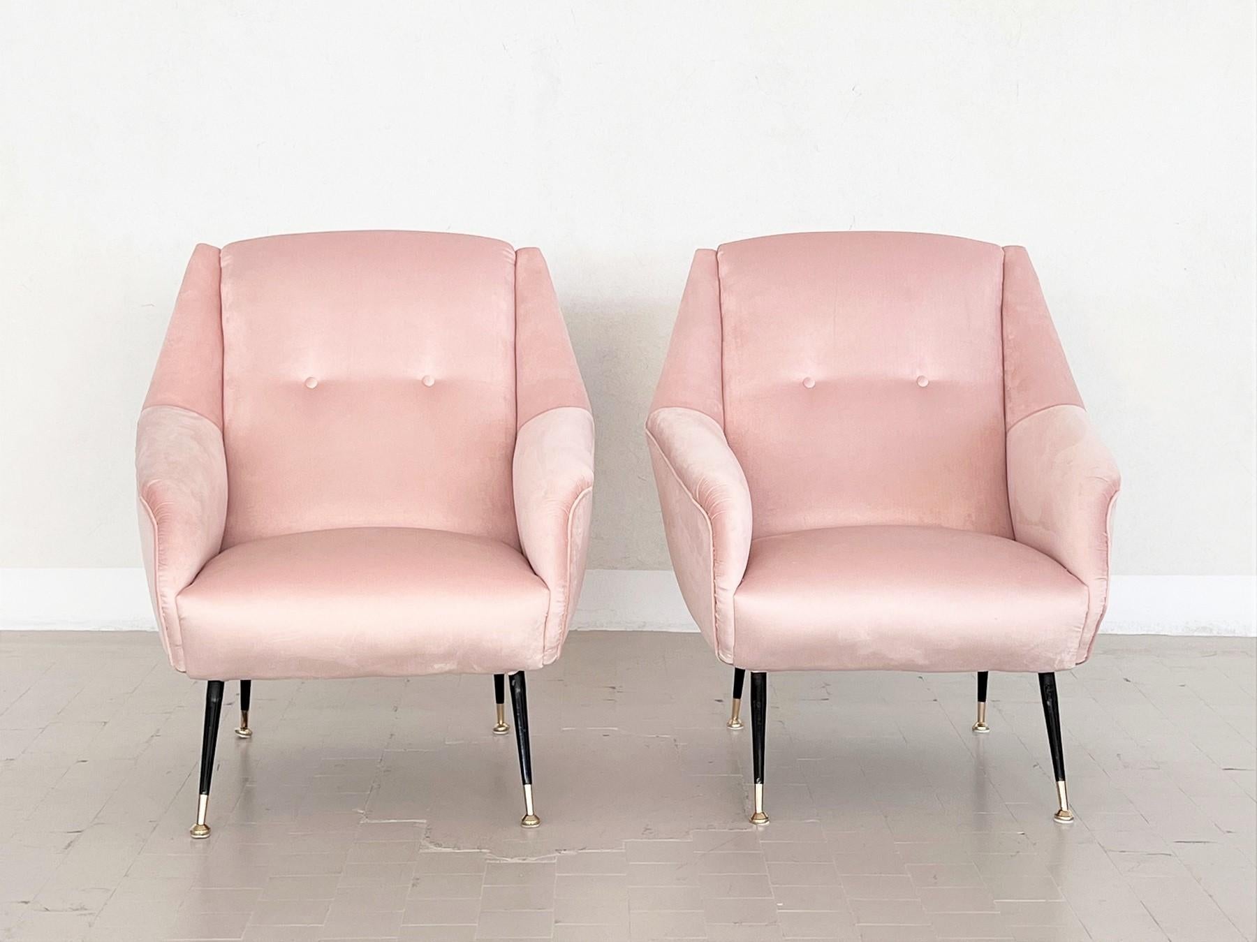 Italian Midcentury Armchairs in Soft Pink Velvet and Brass Tips, 1950s For Sale 2
