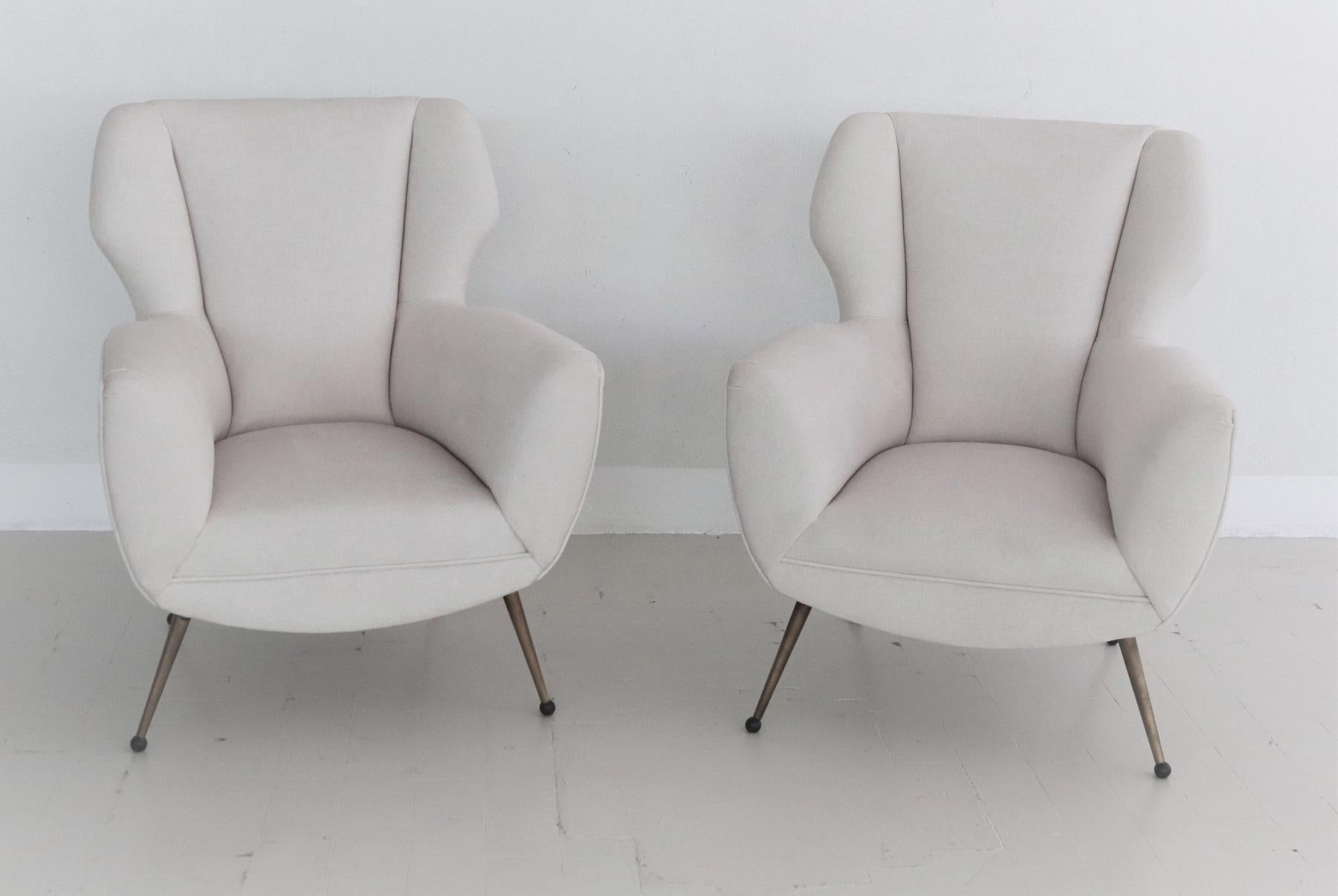 Mid-20th Century Italian Midcentury Armchairs in Off-White Velvet in Gigi Radice Style, 1950s For Sale