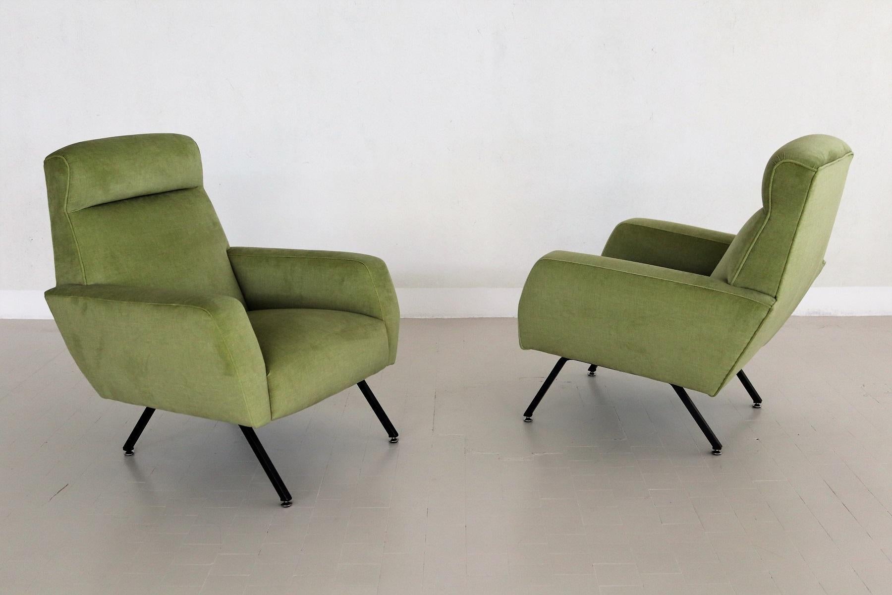 Italian Midcentury Armchairs Re-Upholstered in Green Velvet, 1960s For Sale 3