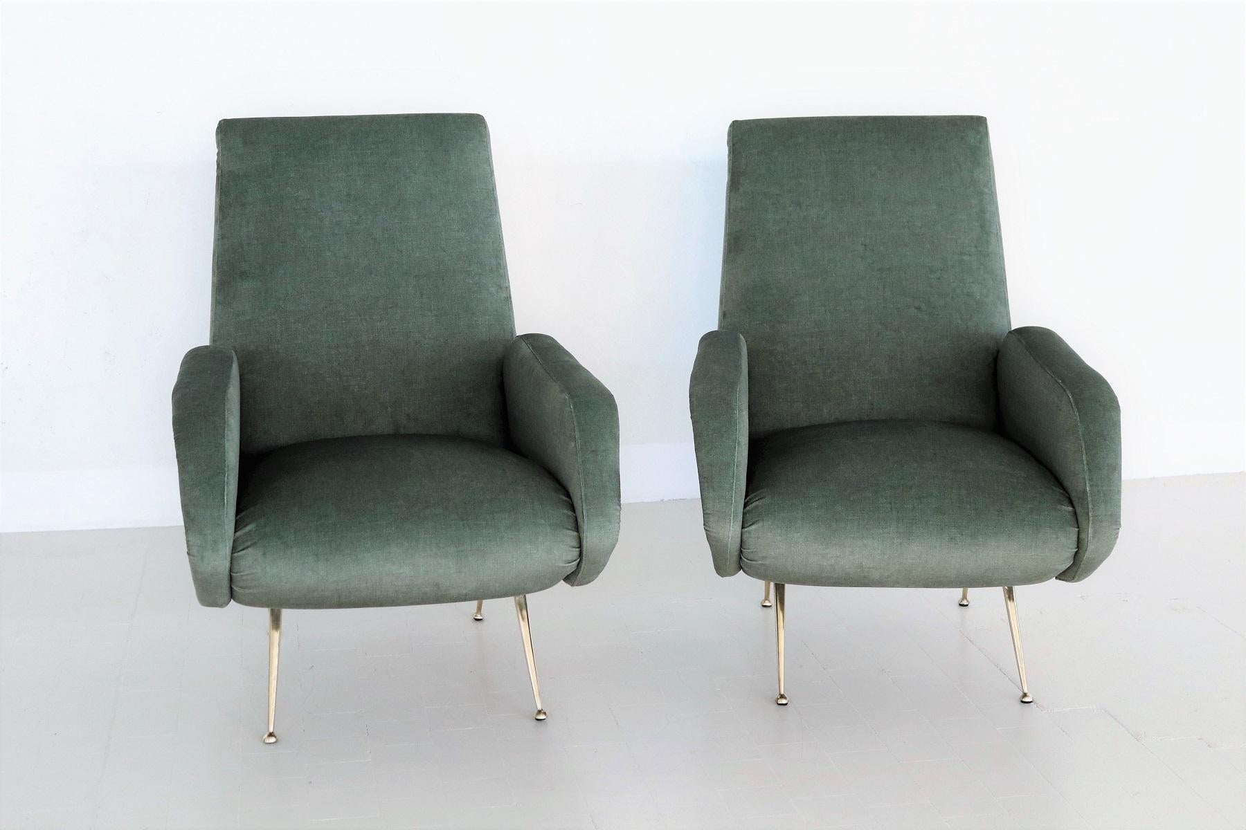 Italian Midcentury Armchairs Restored in Green Velvet with Brass Feet, 1950s In Good Condition In Morazzone, Varese