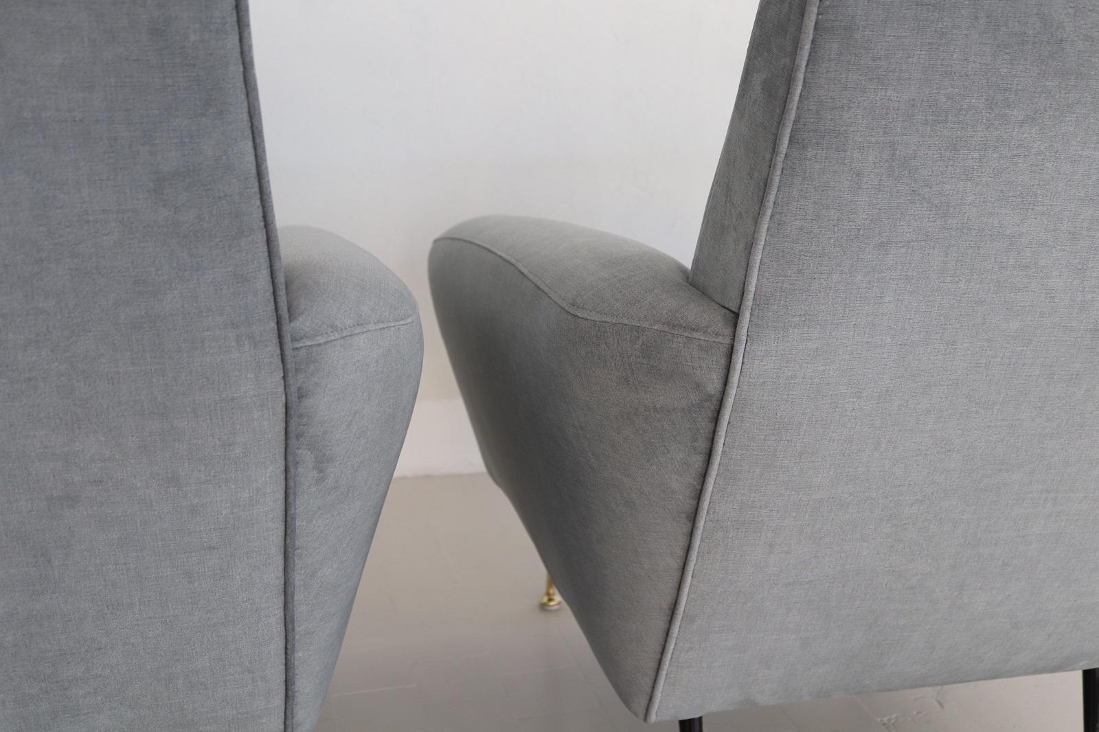 Fauteuils italiens Midcentury avec ressorts en velours bleu gris neuf en vente 8