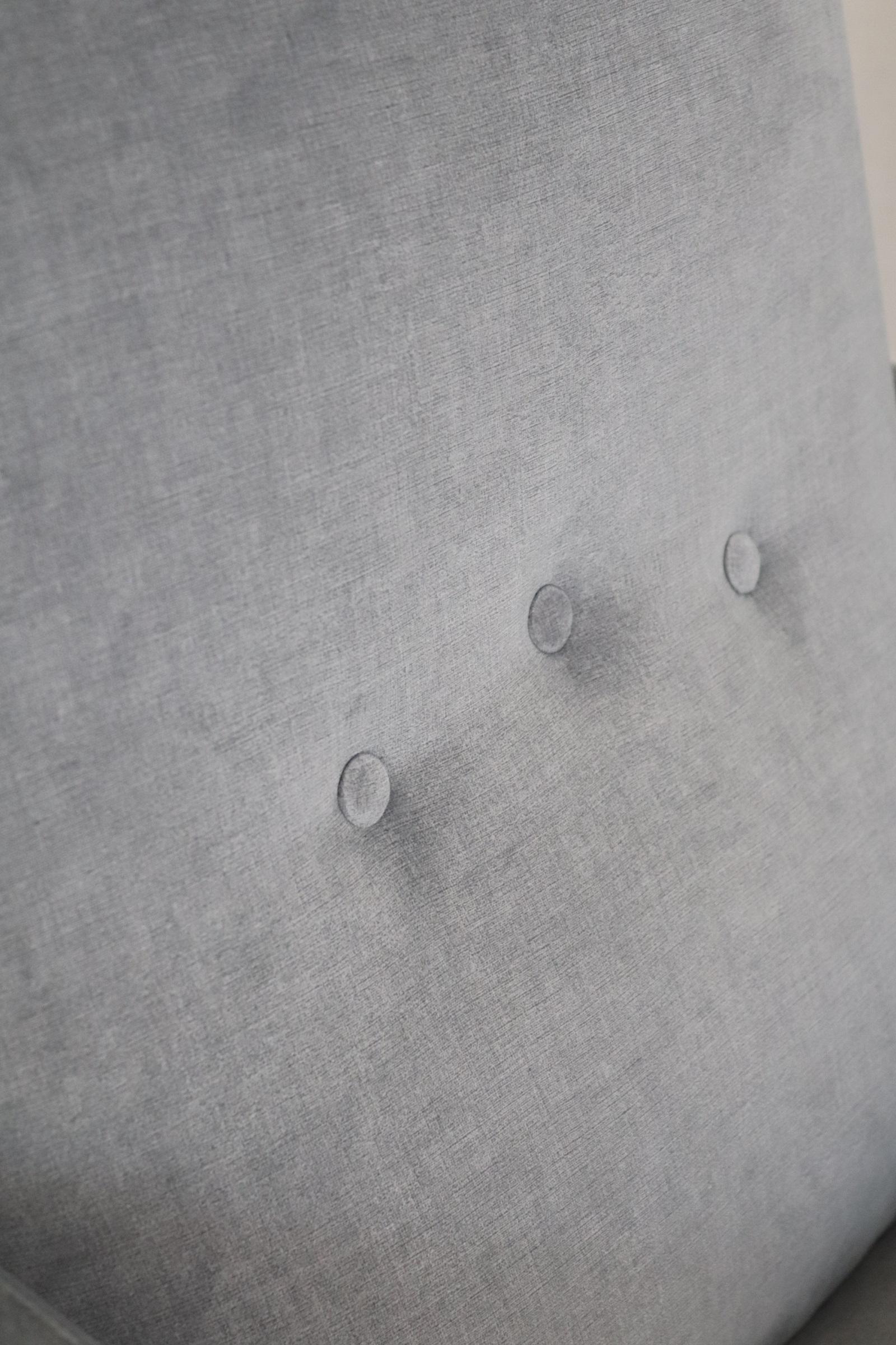 Fauteuils italiens Midcentury avec ressorts en velours bleu gris neuf en vente 3