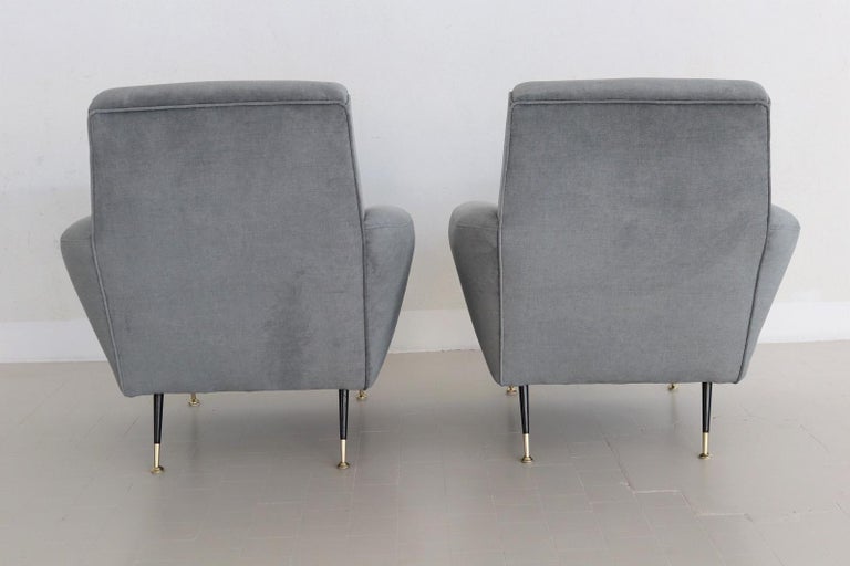 Italian Midcentury Armchairs reupholstered in Luxury Blue Grey Velvet, 1950s For Sale 3