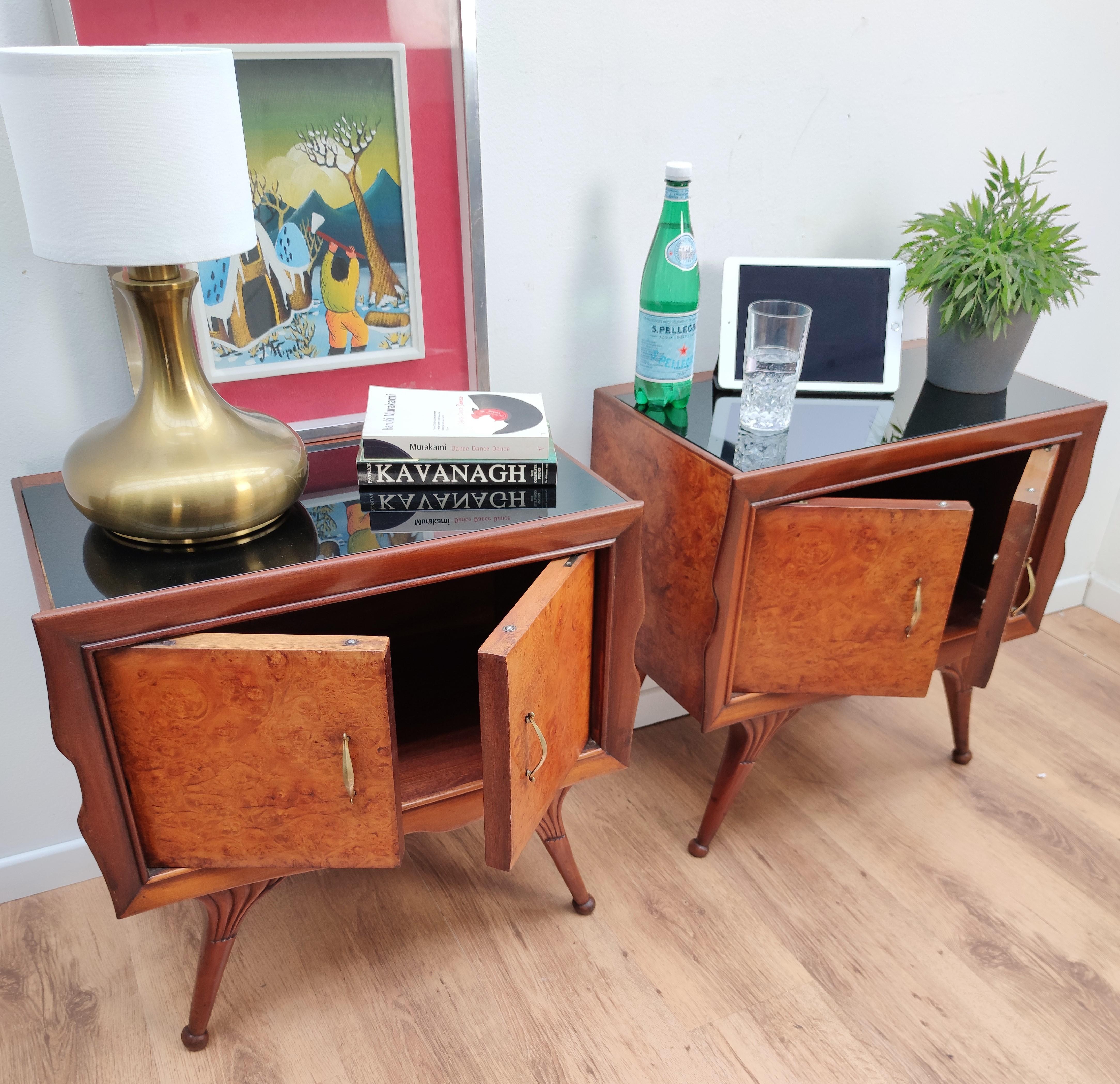 Italian Midcentury Art Deco Nightstands Bed Side Tables Briar Walnut Brass Glass In Good Condition In Carimate, Como