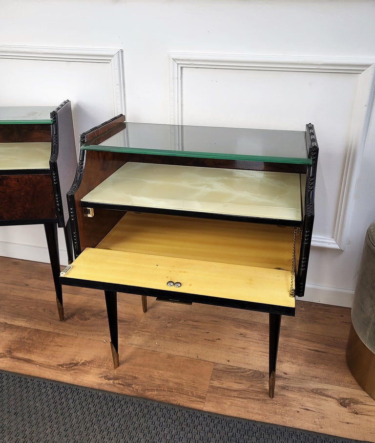 Italian Midcentury Art Deco Nightstands Bed Side Tables Wood Brass & Glass In Good Condition For Sale In Carimate, Como