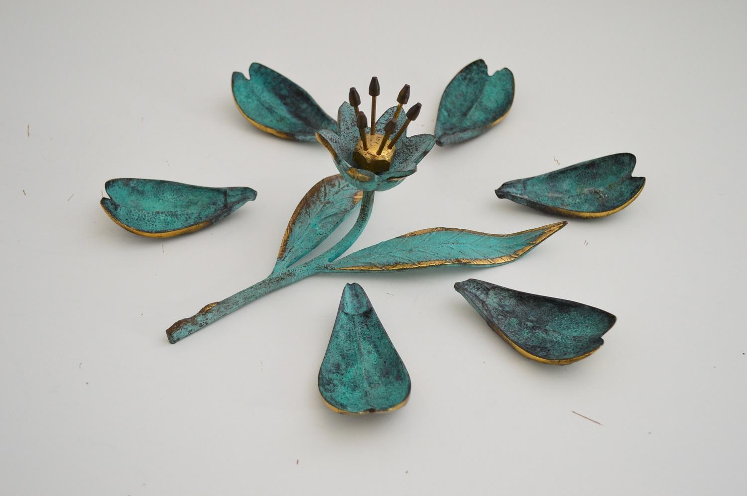 Italian Midcentury Ashtray in Flower Shape in Brass with Petal Ashtrays , 1950s 3