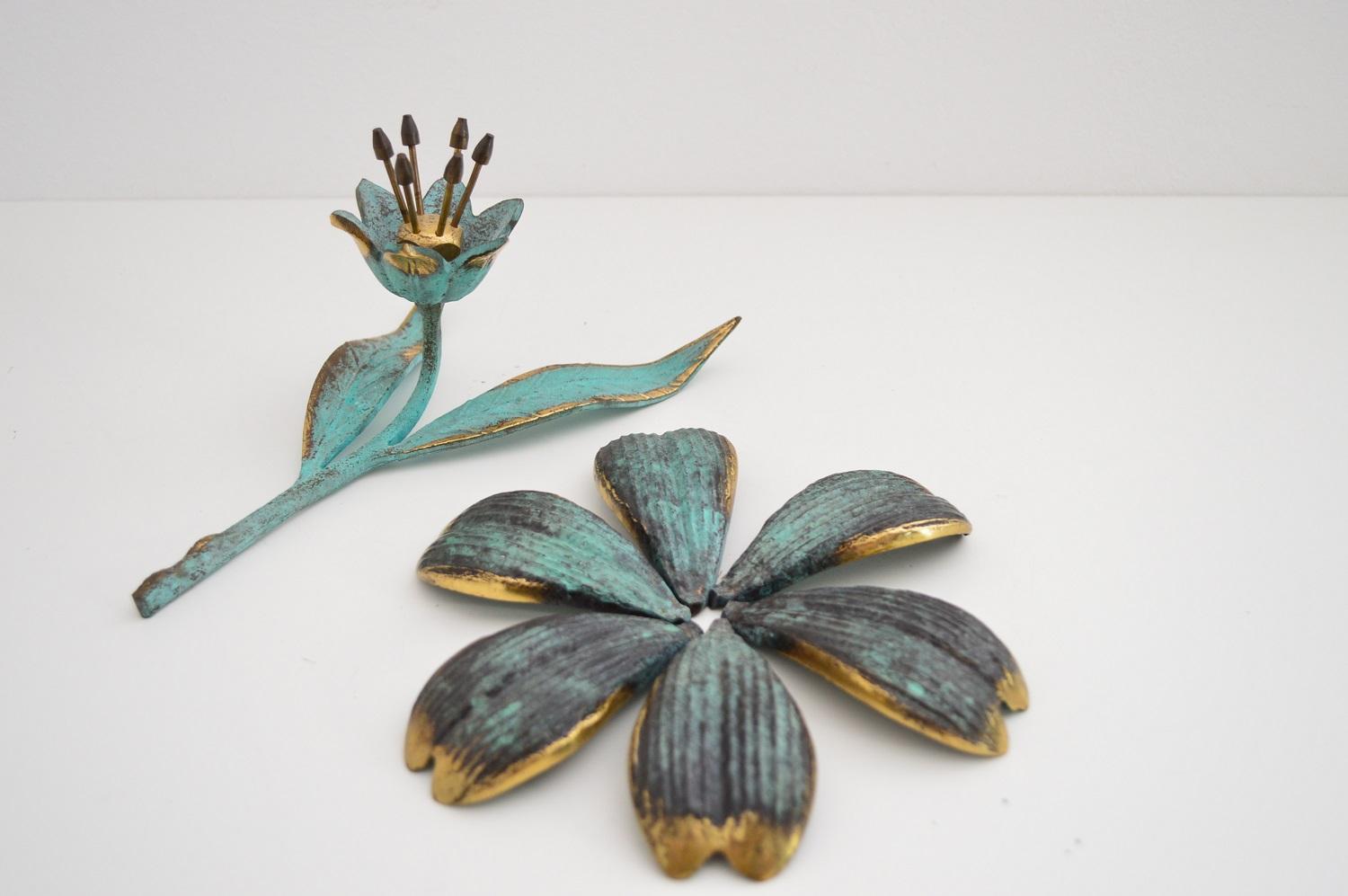 1950s flower petal ashtray