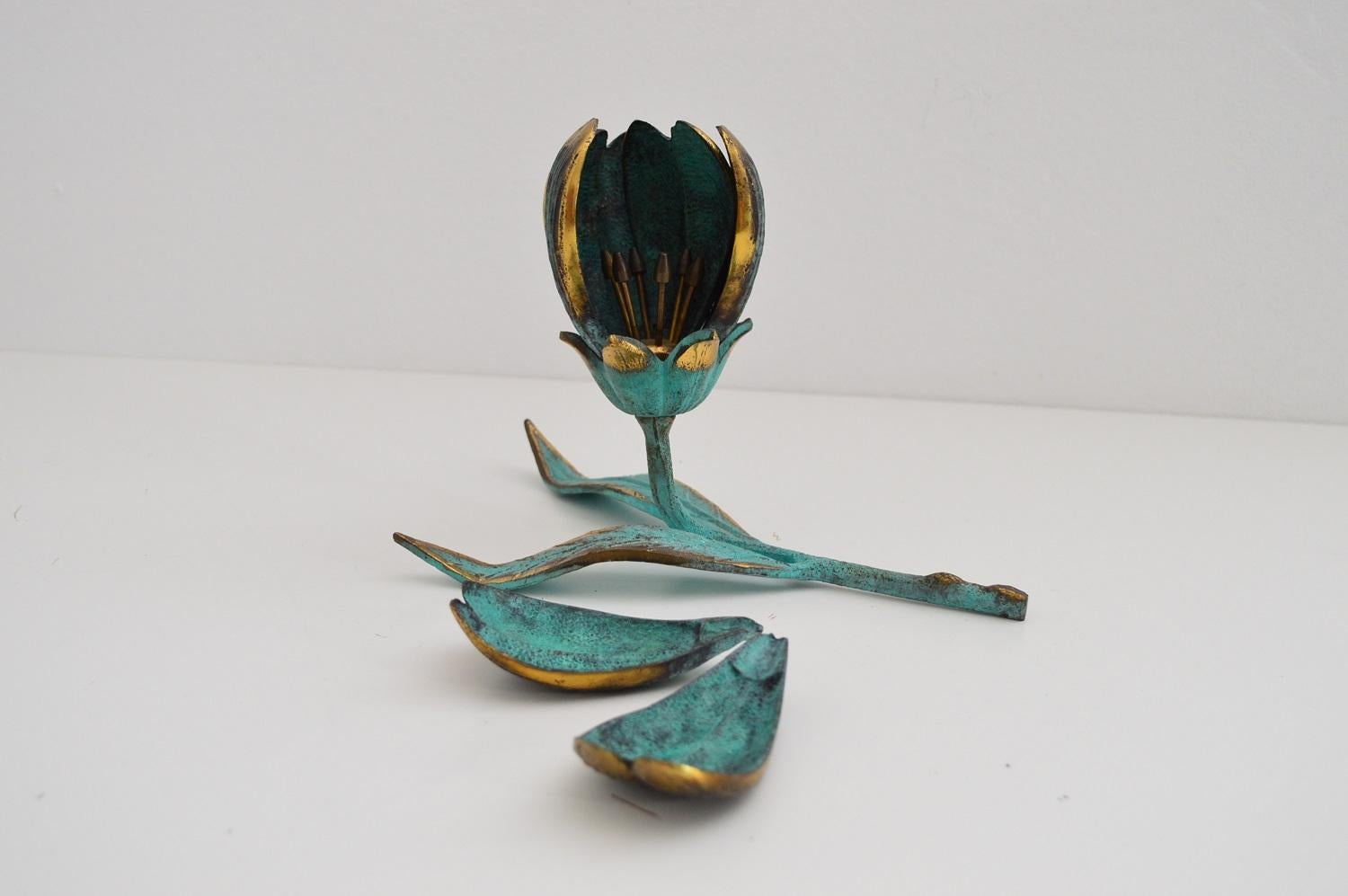 Italian Midcentury Ashtray in Flower Shape in Brass with Petal Ashtrays , 1950s In Good Condition In Morazzone, Varese